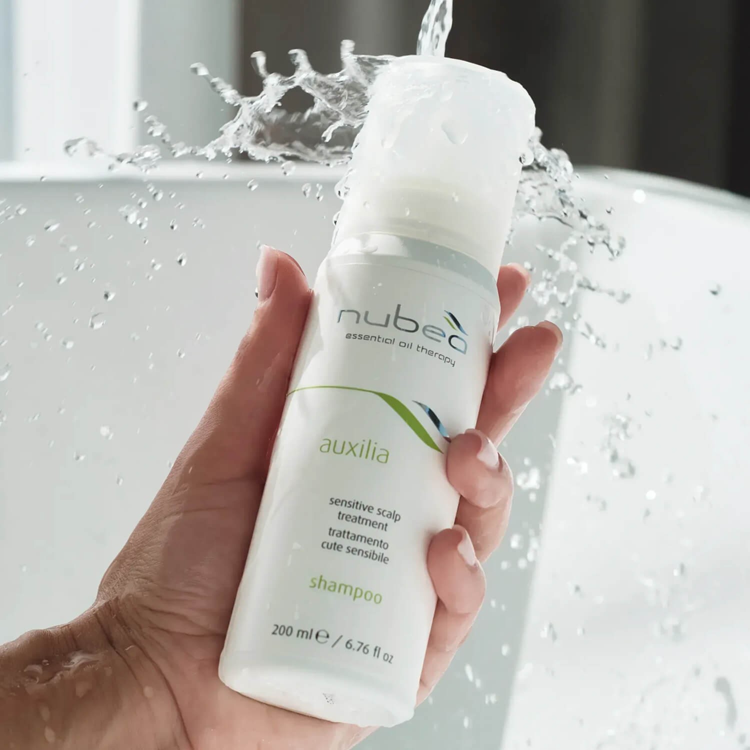 Шампунь для чувствительной кожи головы Nubea Auxilia Sensitive Scalp Shampoo 