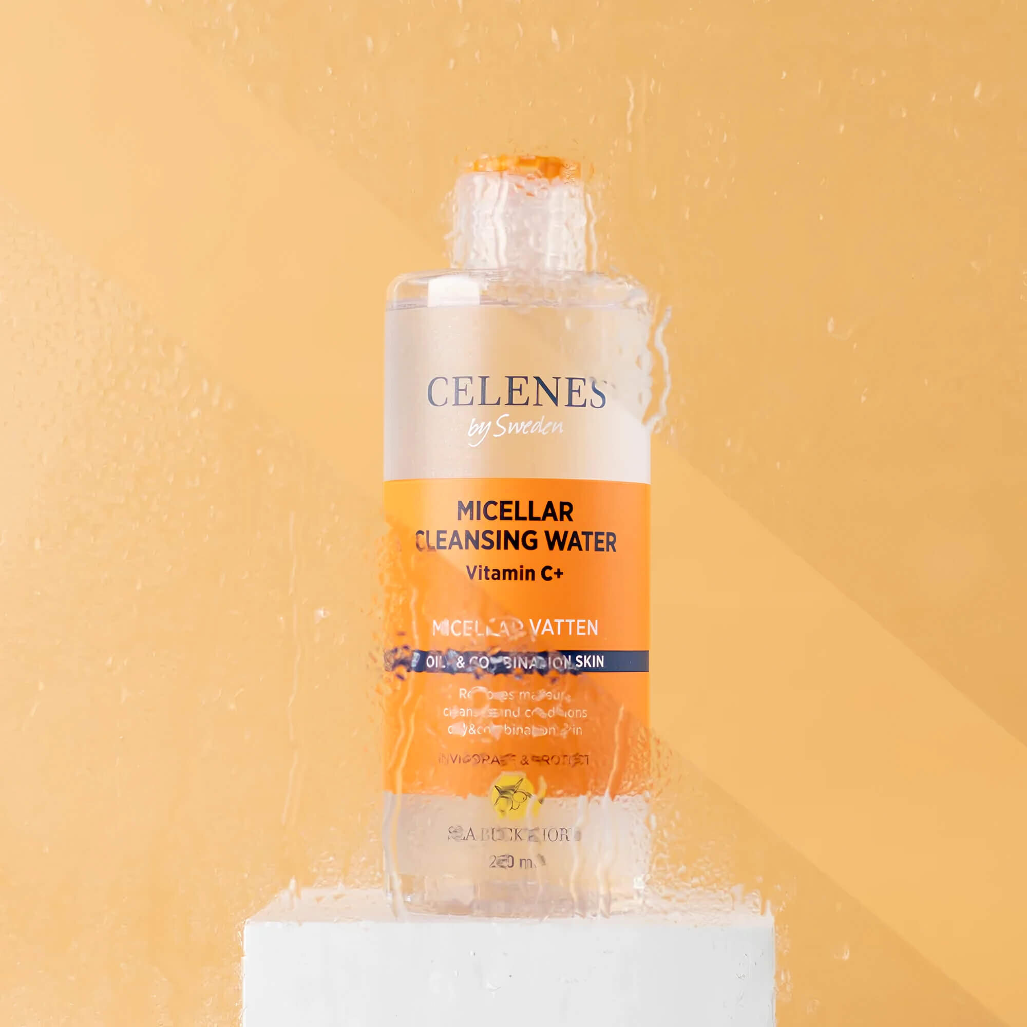 Міцелярна вода з обліпихою для жирної та комбінованої шкіри Celenes Water Oily and Combination Skin