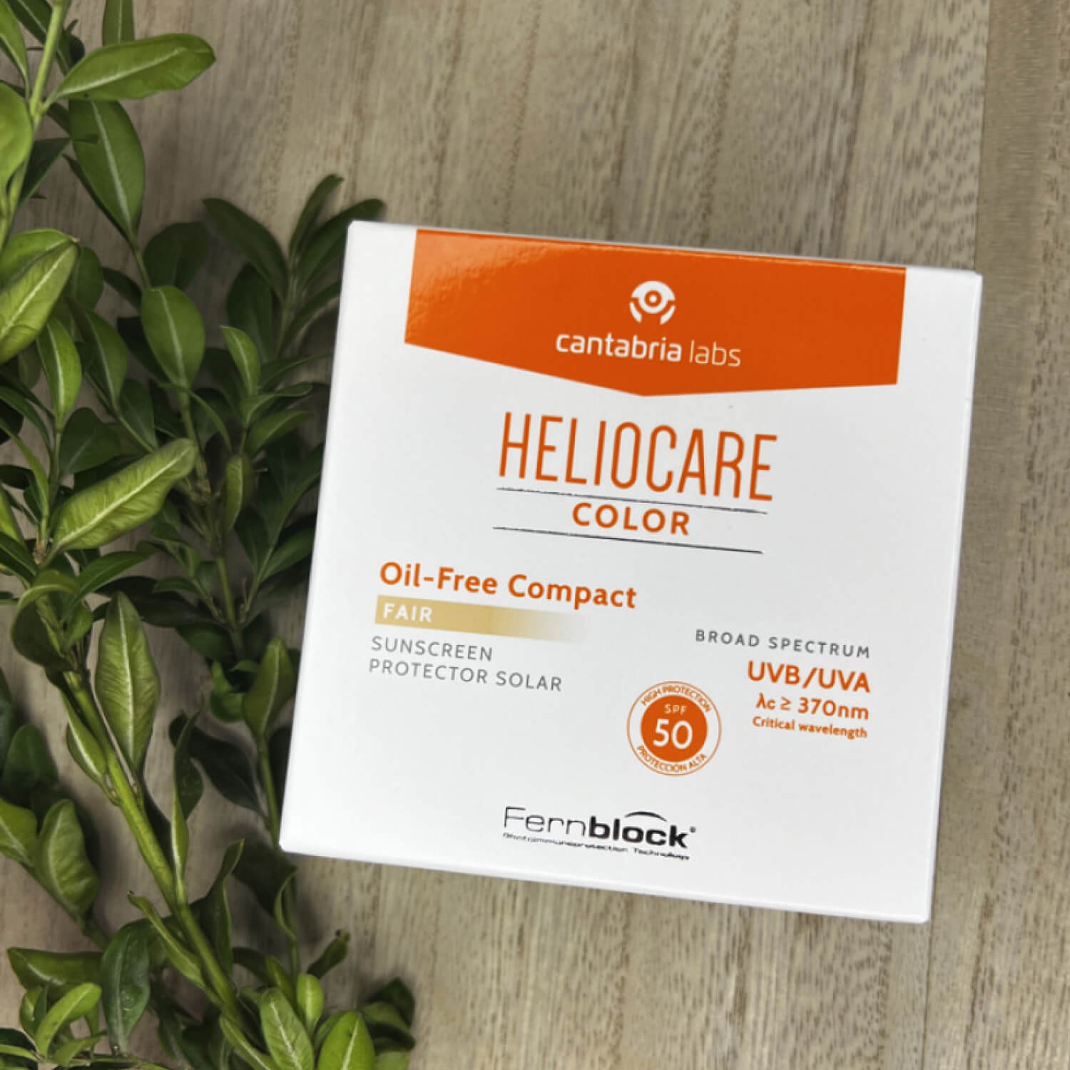 Сонцезахисна компактна мінеральна крем-пудра SPF 50 Cantabria Labs Heliocare SPF 50