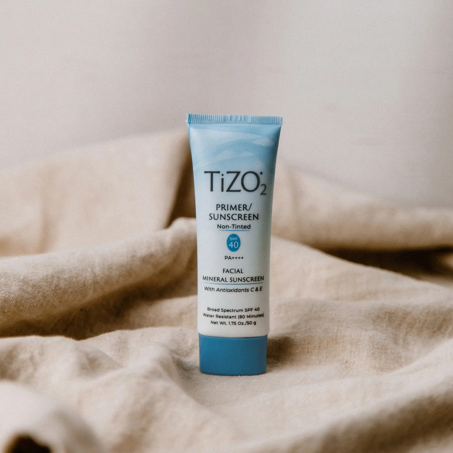 Крем/праймер минеральный солнцезащитный без оттенка SPF 40  Tizo Facial Primer Sunscreen Non-tinted SPF 40