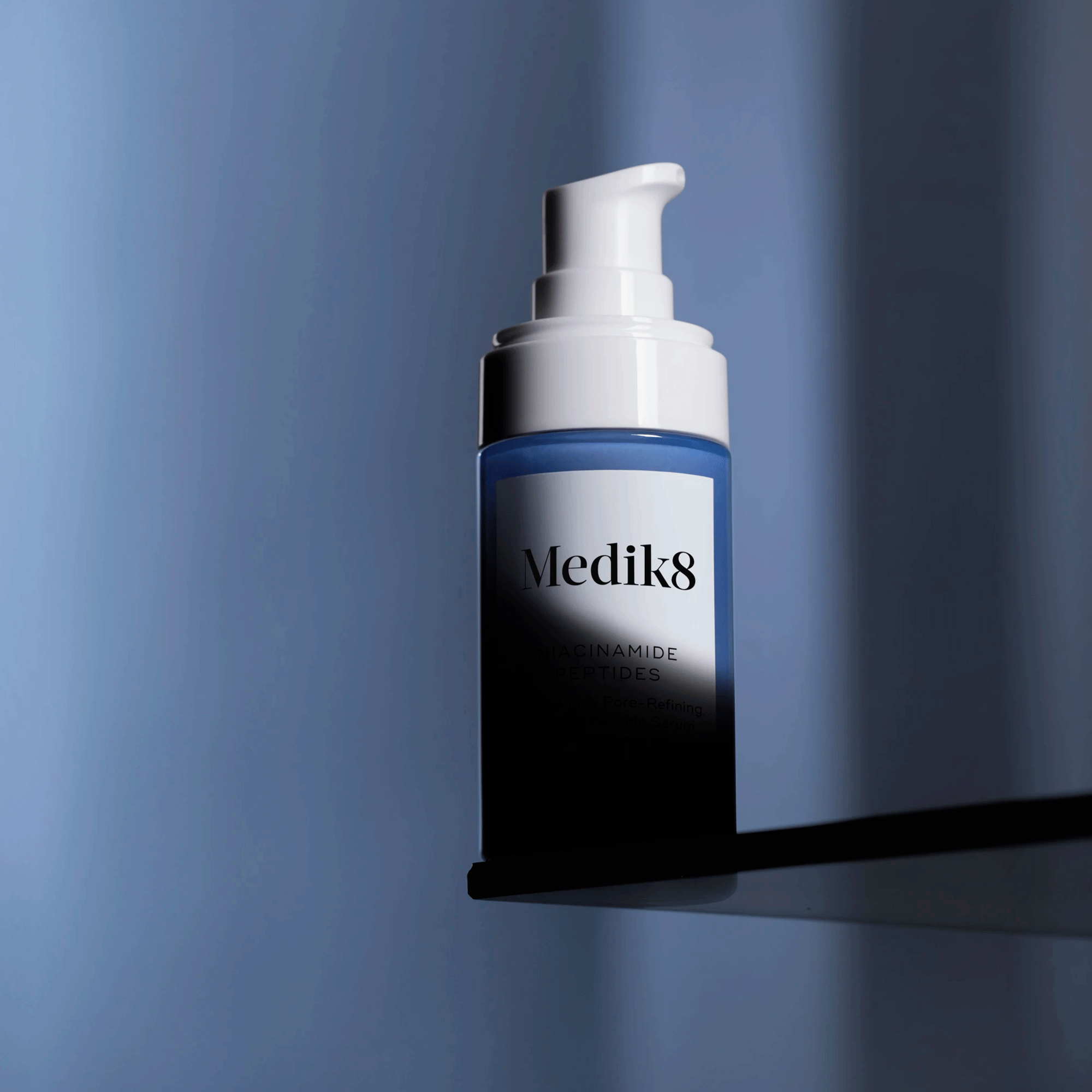 Пептидная сыворотка с 10% ниацинамидом Medik8 Niacinamide Peptides