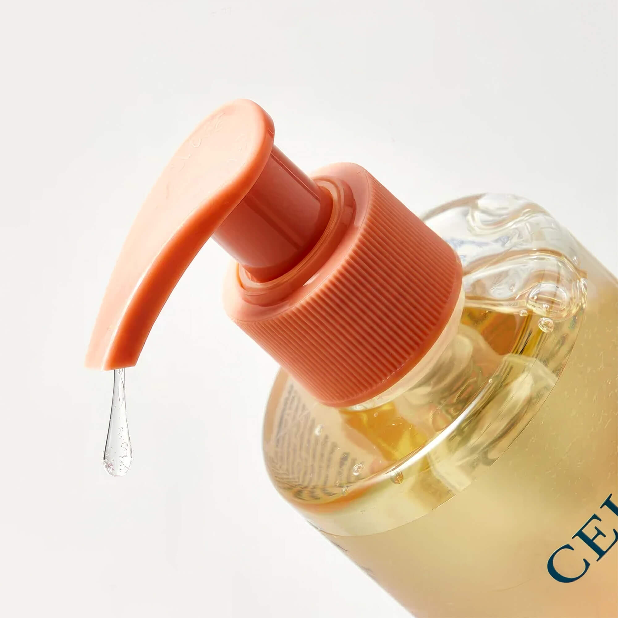 Очищающая пенка-гель с морошкой Celenes cloudberry foaming cleansing gel 