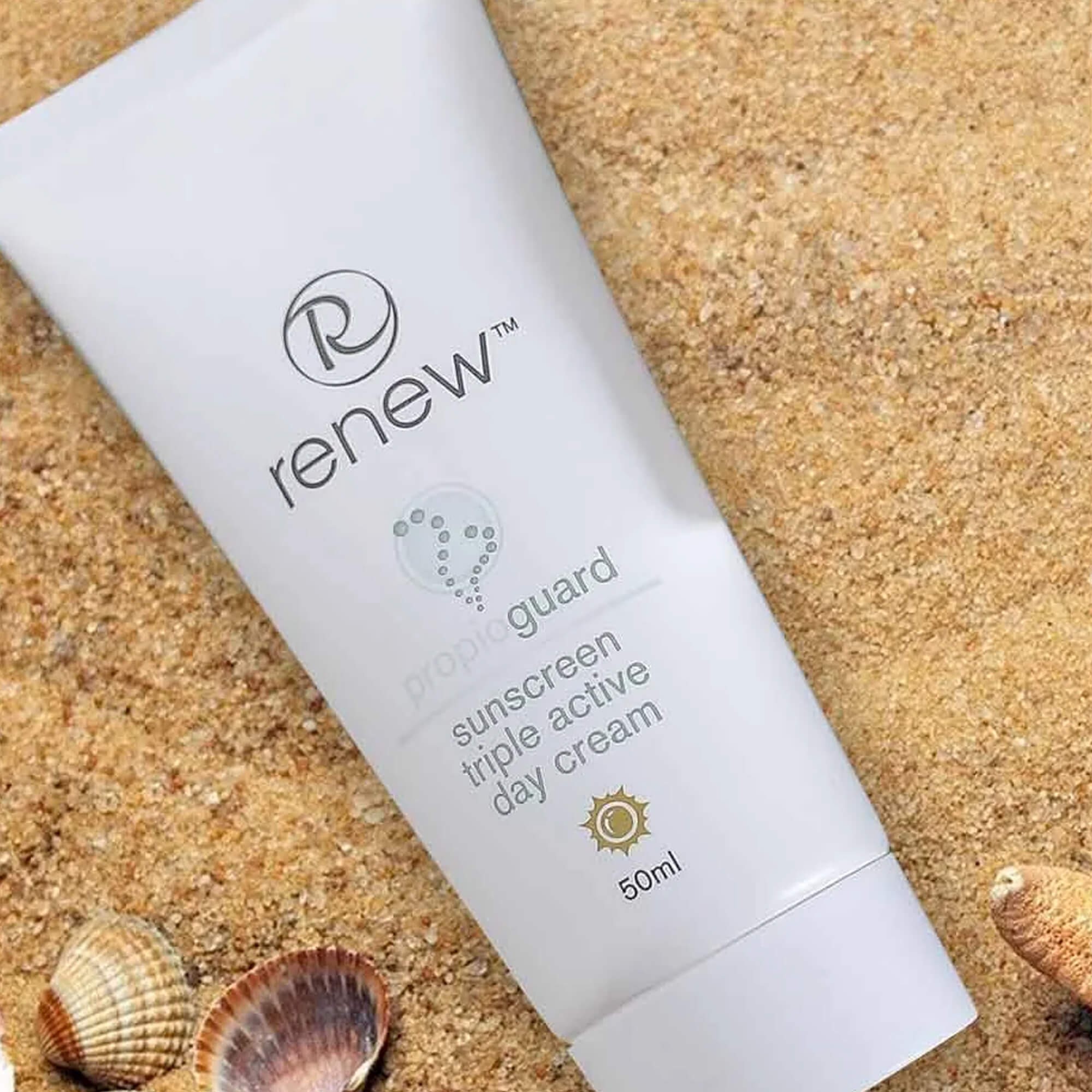 Денний зволожувальний крем потрійної дії для проблемної шкіри Renew Triple Active Day Cream