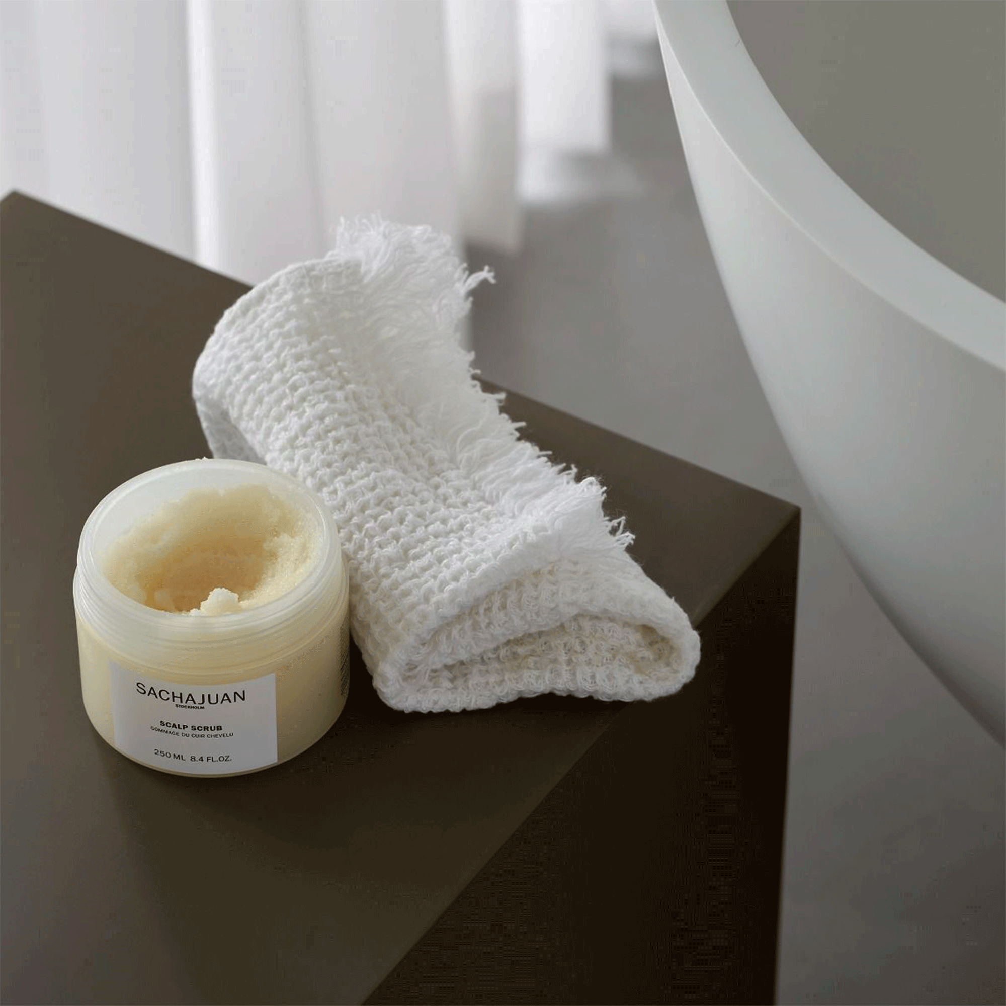 Скраб для кожи головы Sachajuan Scalp Scrub