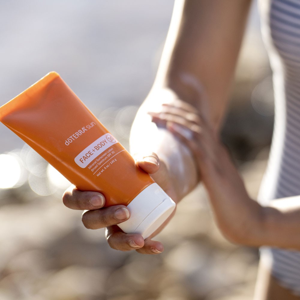 Сонцезахисний лосьйон для обличчя і тіла DoTERRA Sun Care Face & Body Lotion SPF-30