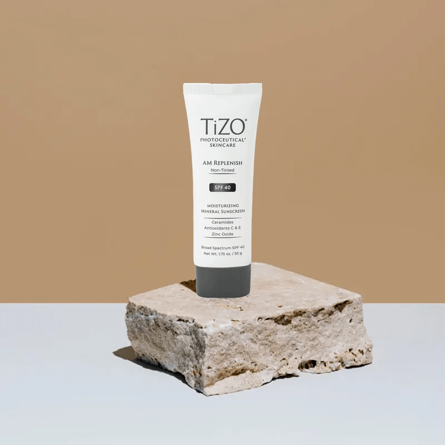 Крем денний поживний без відтінку SPF 40 Tizo Photoceutical Skincare AM Replenish Non-Tinted SPF 40