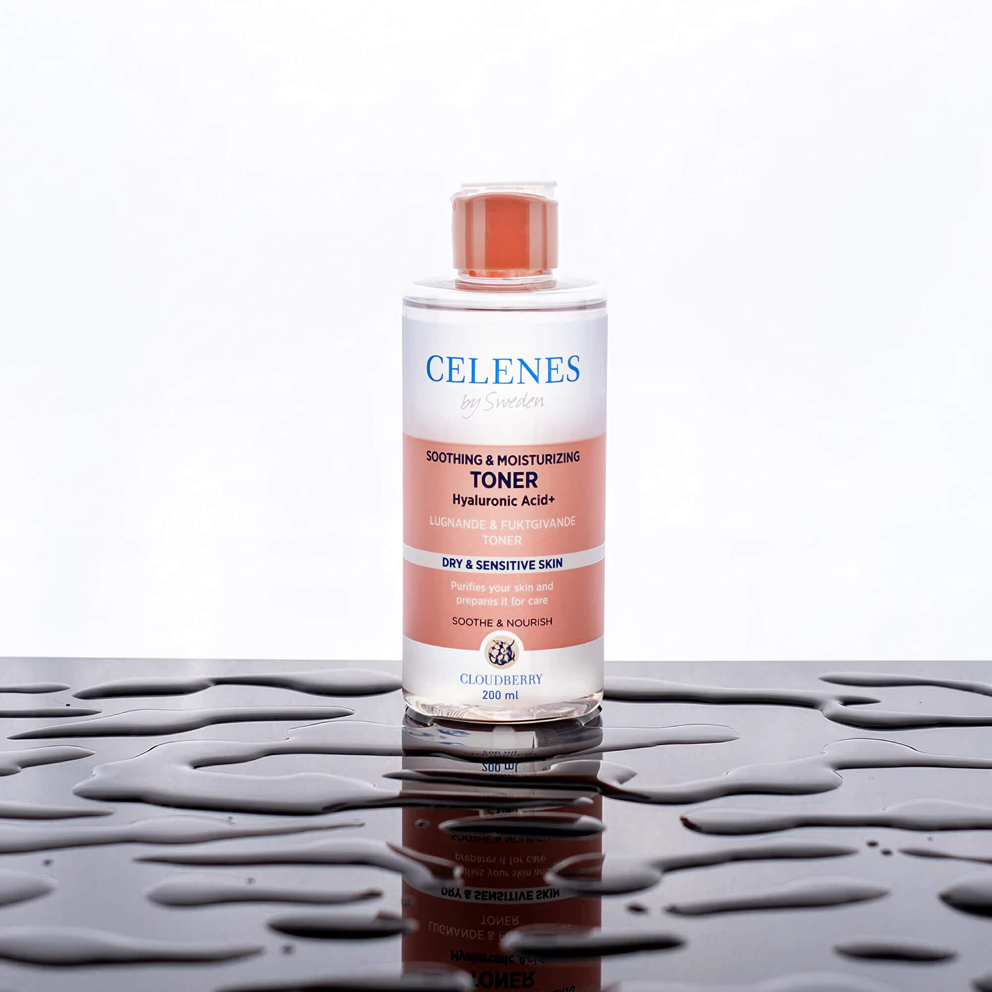 Заспокійливий та зволожуючий тонік з морошкою Celenes Cloudberry Soothing & Moisturizing Toner