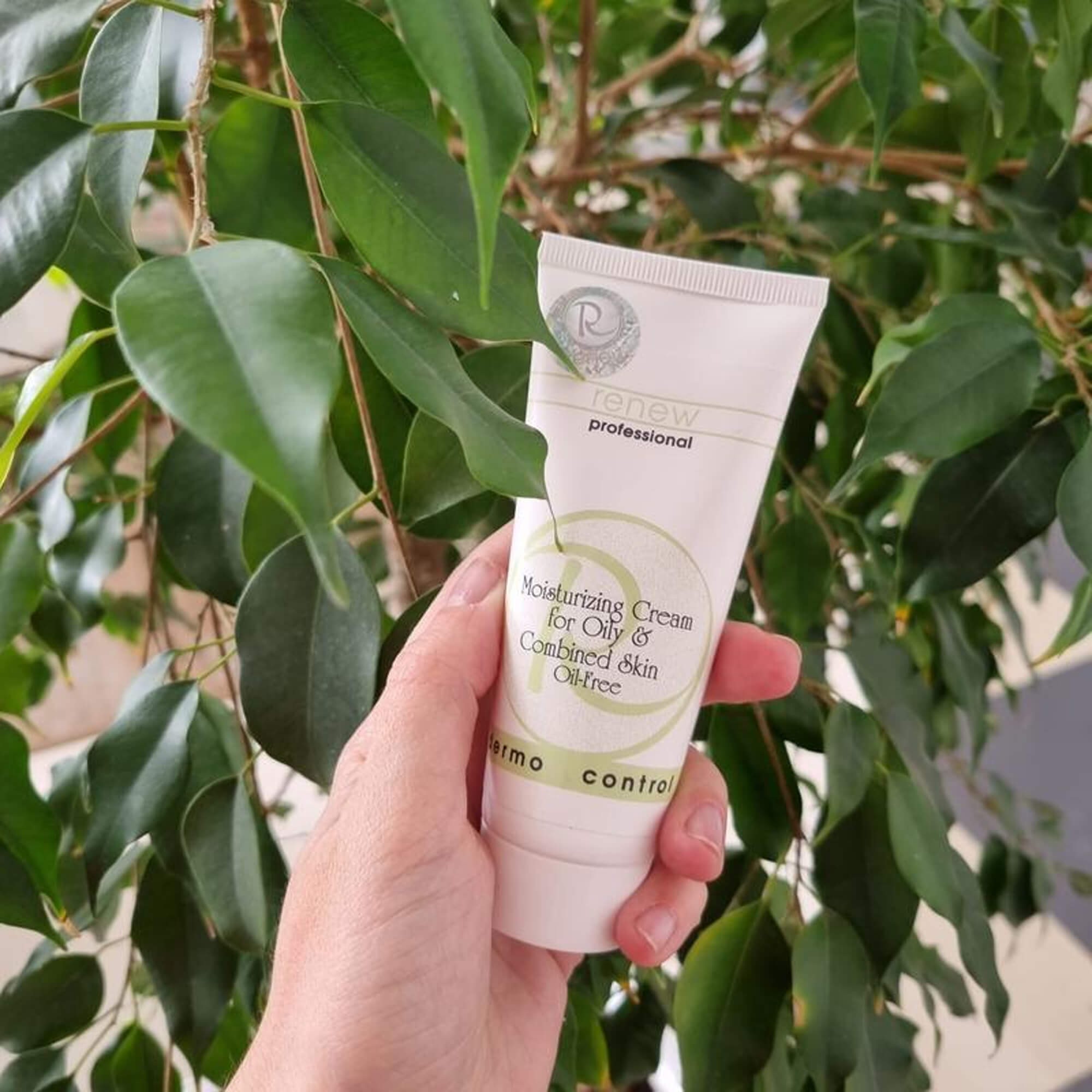 Зволожуючий крем для жирної та комбінованої шкіри Renew Moisturizing Cream For Oily & Combined Skin Oil-Free