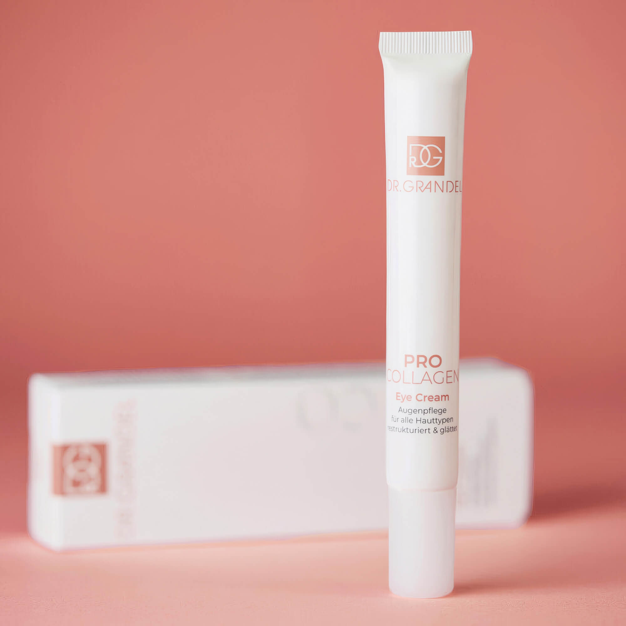 Розгладжуючий крем навколо очей Dr.Grandel Pro Collagen Eye Cream