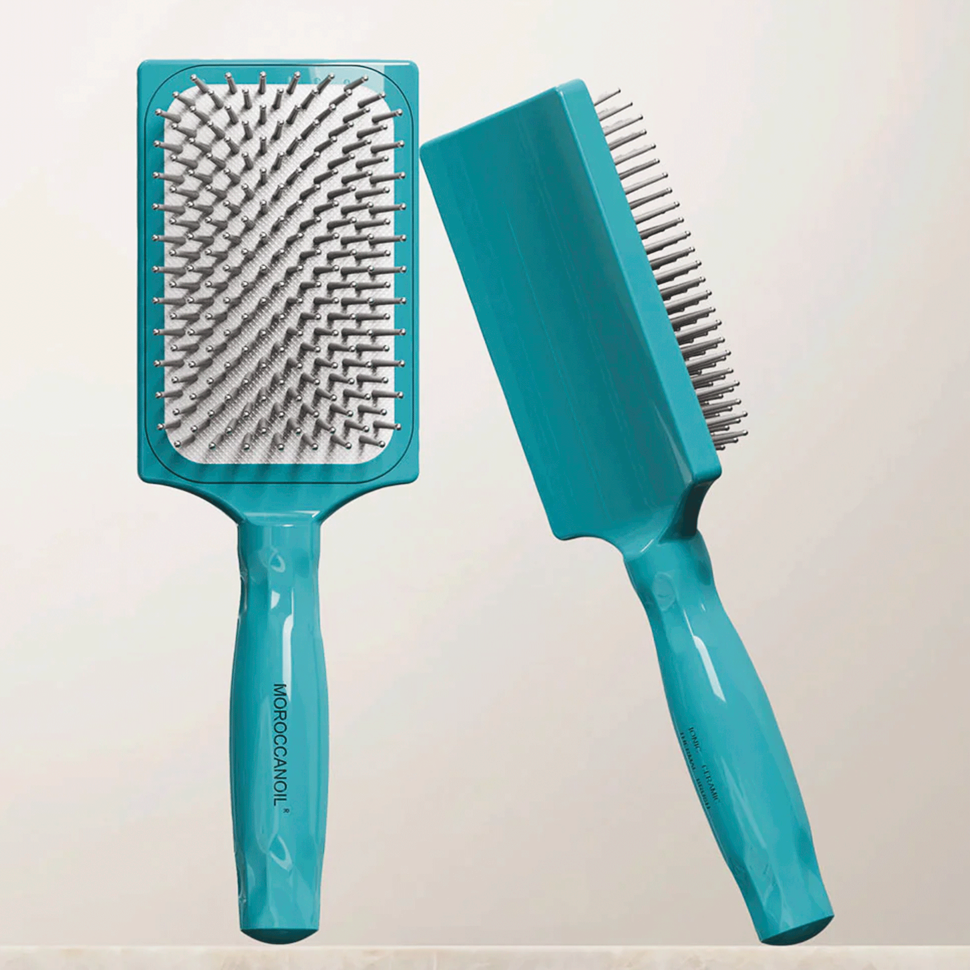 Масажна керамічна щітка для волосся (маленька) Moroccanoil Ceramic+ION Brush CI