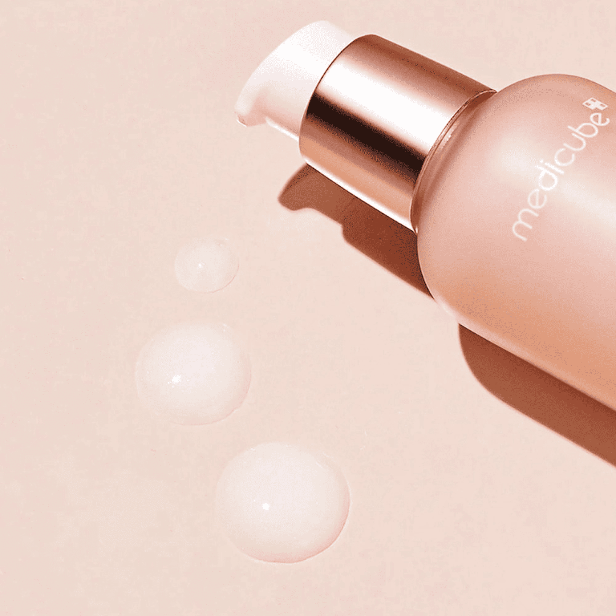 Увлажняющая сыворотка с коллагеном и гиалуроновой кислотой Medicube Triple Collagen Serum