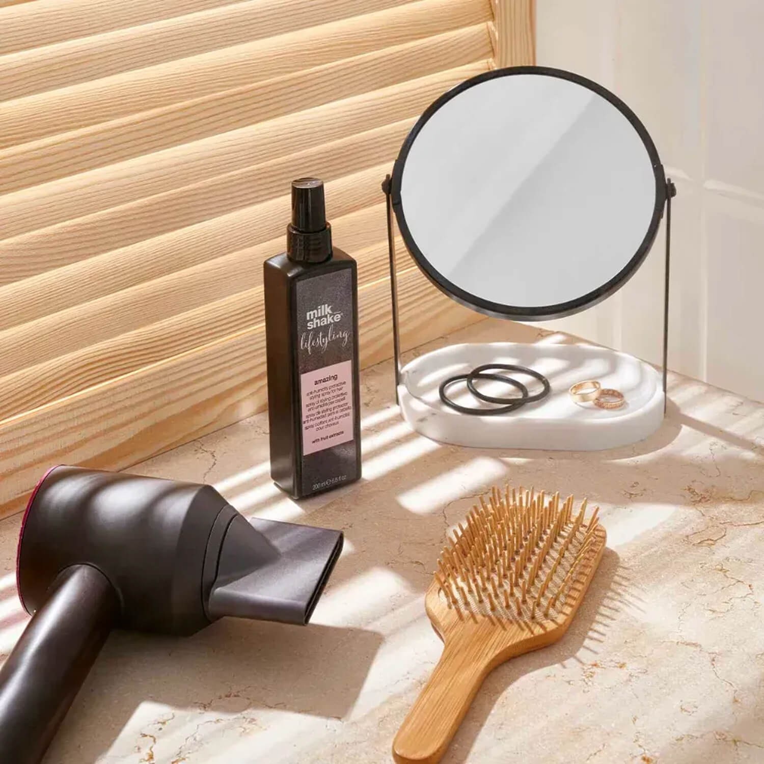 Защитный спрей для волос Milk Shake Lifestyling Amazing