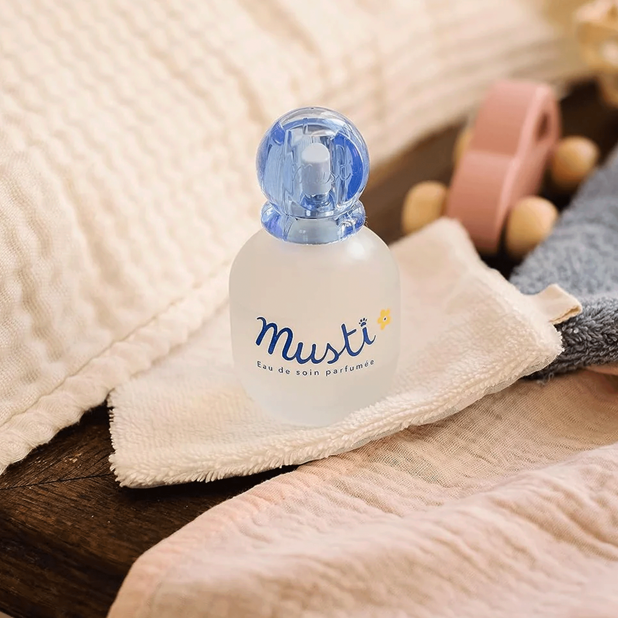 Туалетна вода для дітей Mustela Eau de Soin Spray
