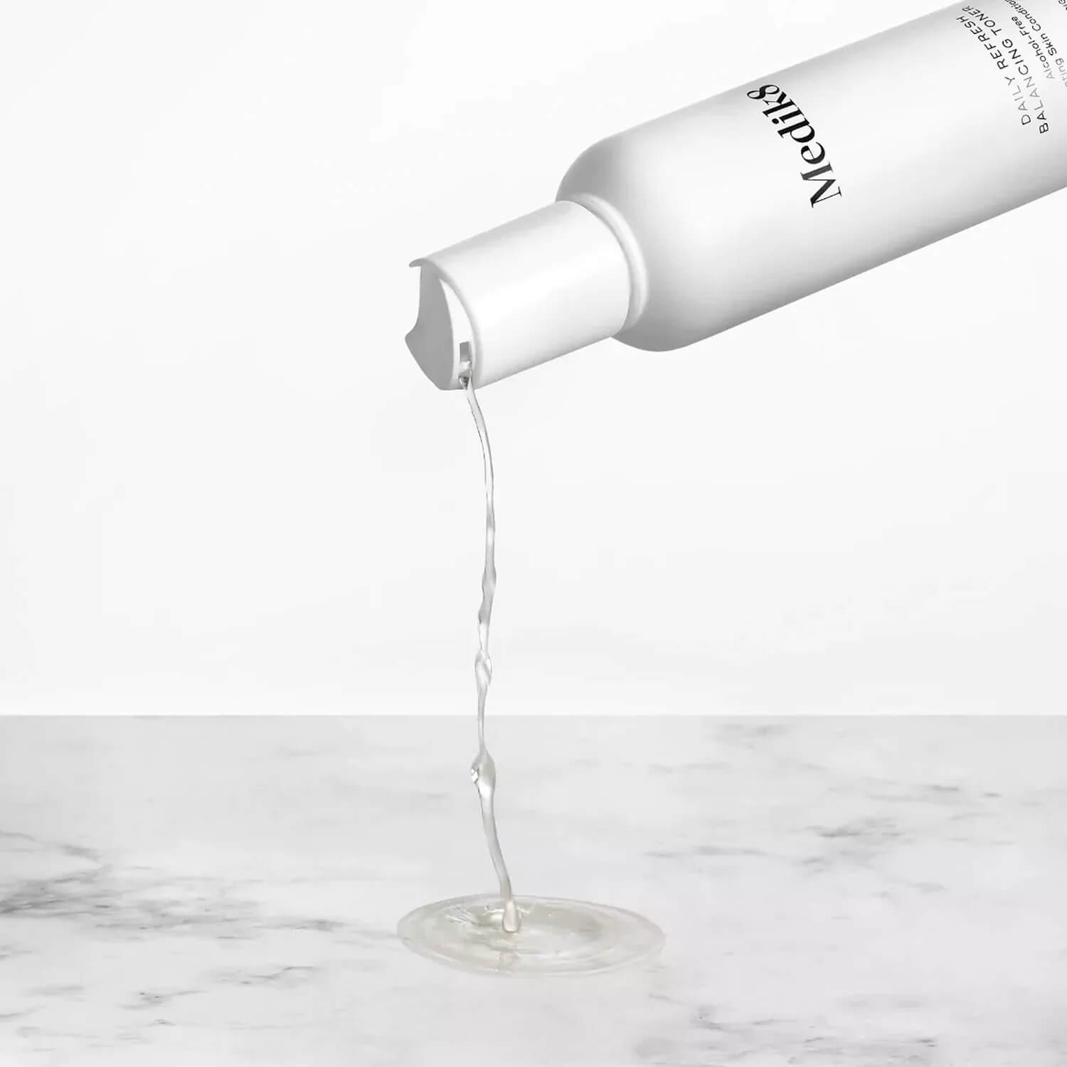 Освежающий, выравнивающий баланс кожи тоник Medik8 Daily Refresh Balancing Toner