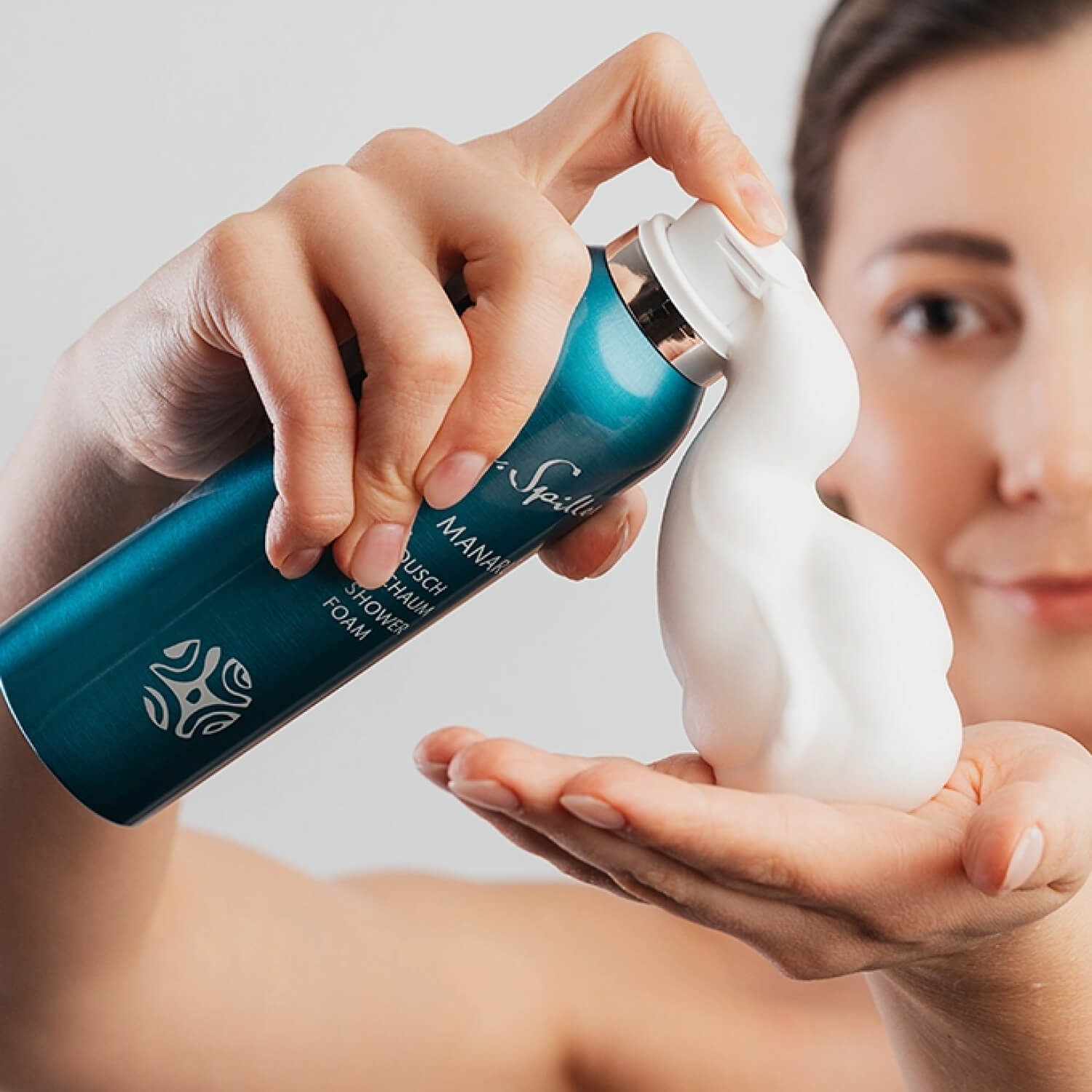 Пінка для душу з екстрактом квітів орхідеї Dr.Spiller Manaru Shower Foam
