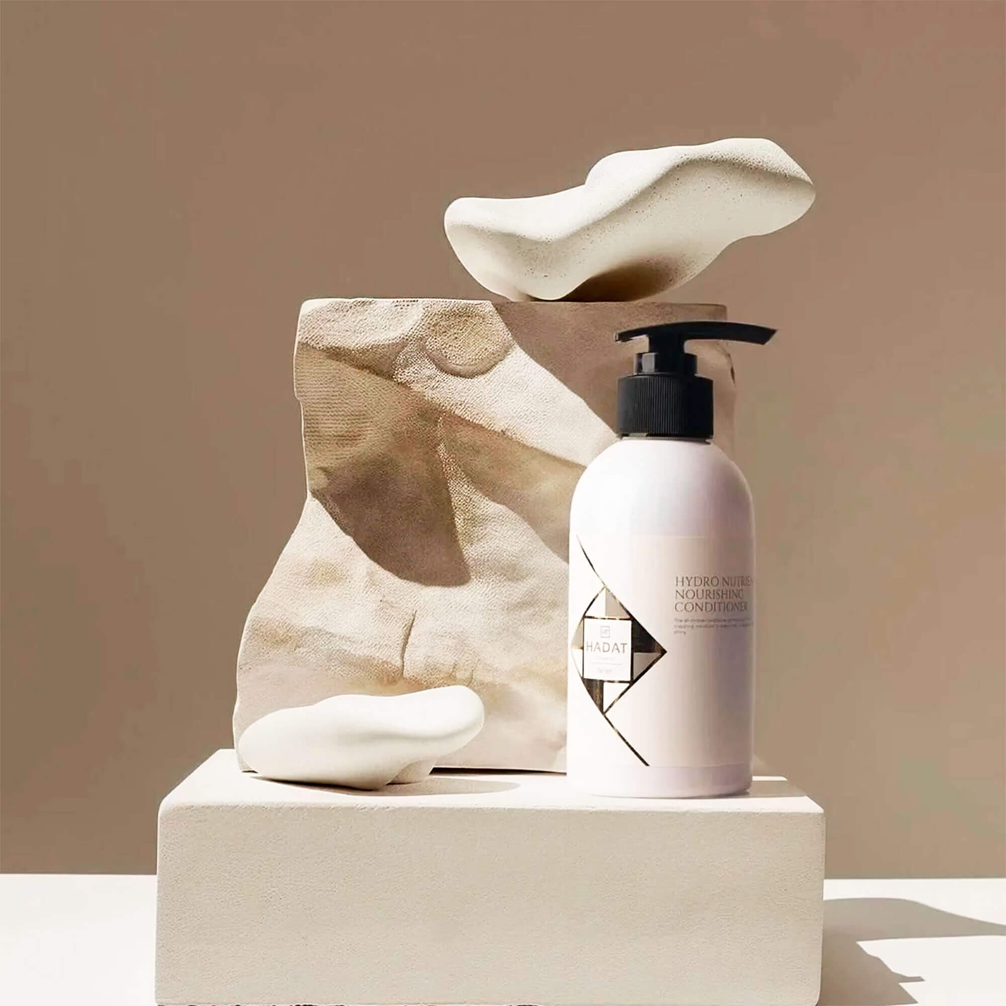 Увлажняющий кондиционер Hadat Hydro Nutrient Nourishing Conditioner