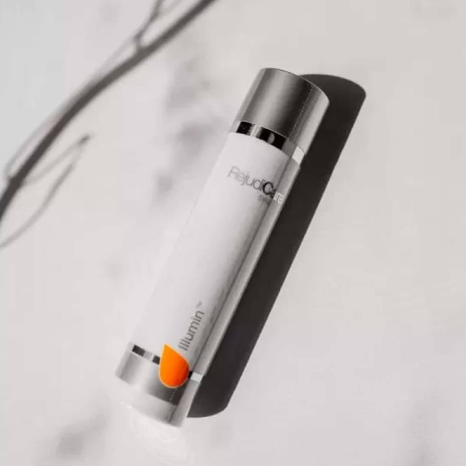 Осветляющий крем для лица RejudiCare Illumin