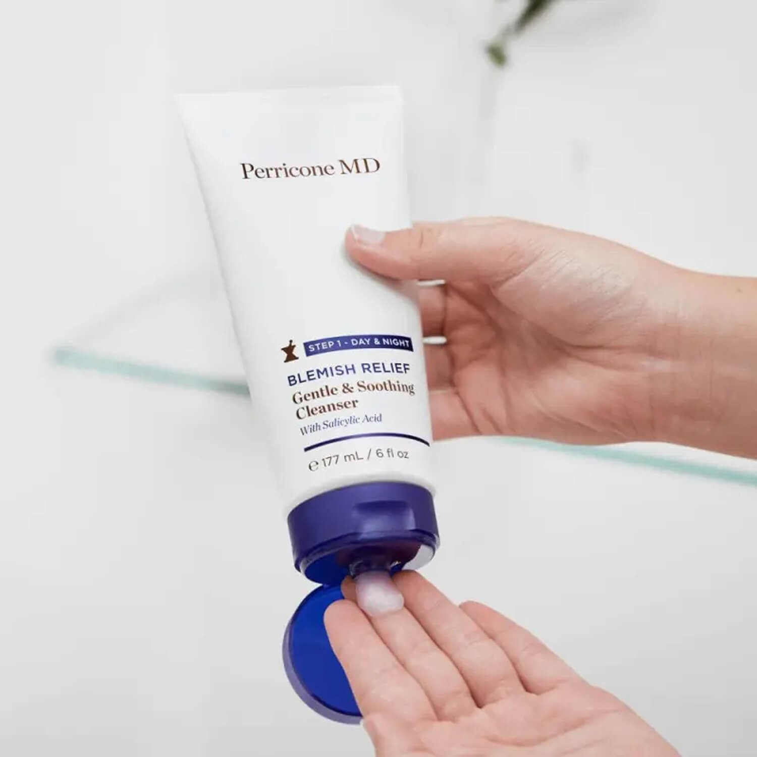 Очищающий гель для проблемной кожи Perricone MD Blemish Relief Gentle & Soothing Cleanser