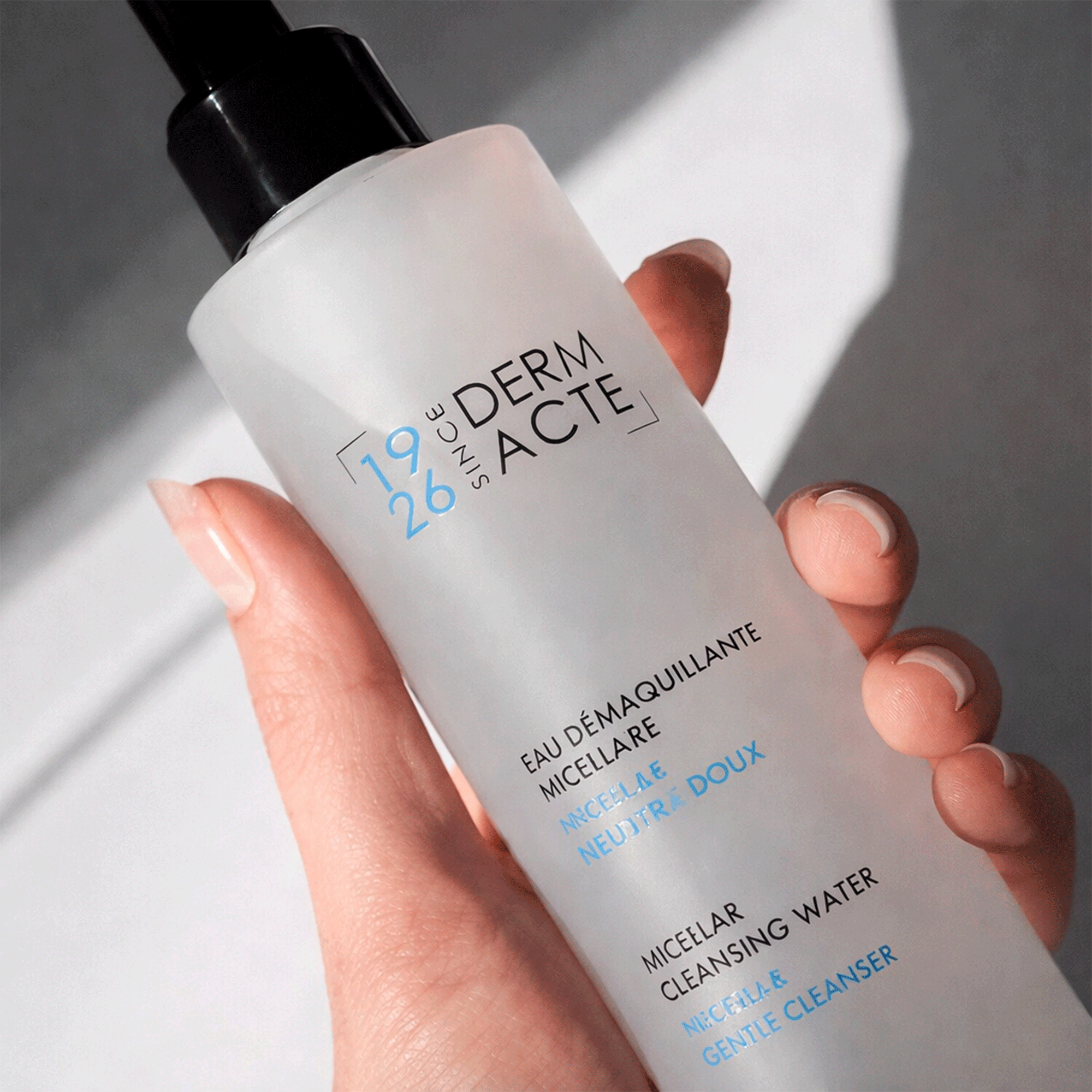 Мицеллярная вода для снятия макияжа Academie Derm Acte Micellar Cleansing Water