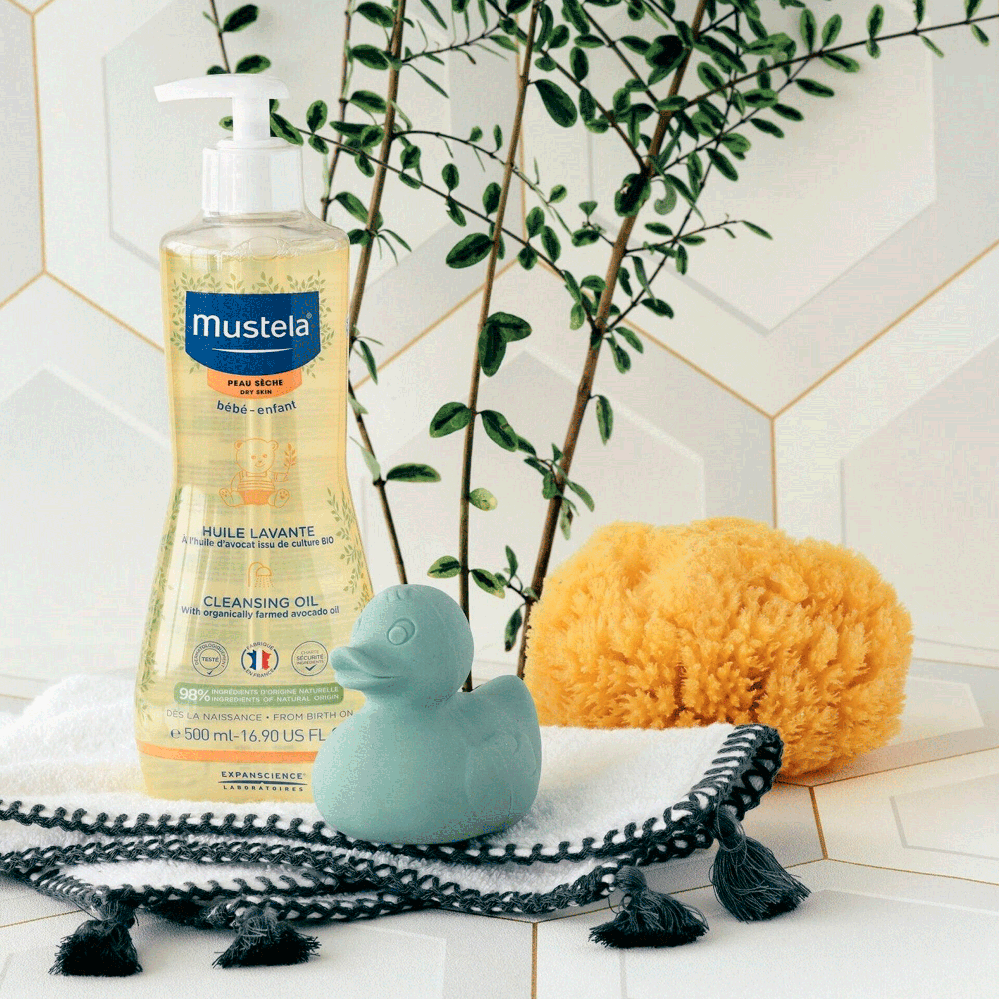 Очищающее масло для сухой кожи Mustela Bebe Cleansing Oil