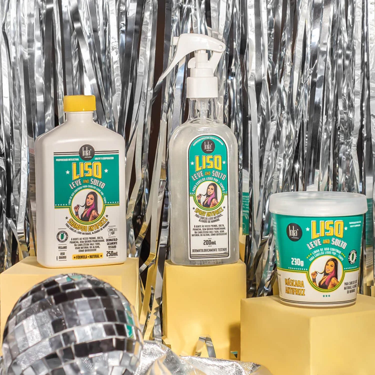 Разглаживающая маска для волос Lola Cosmetics Liso, Leve E Solto Mask