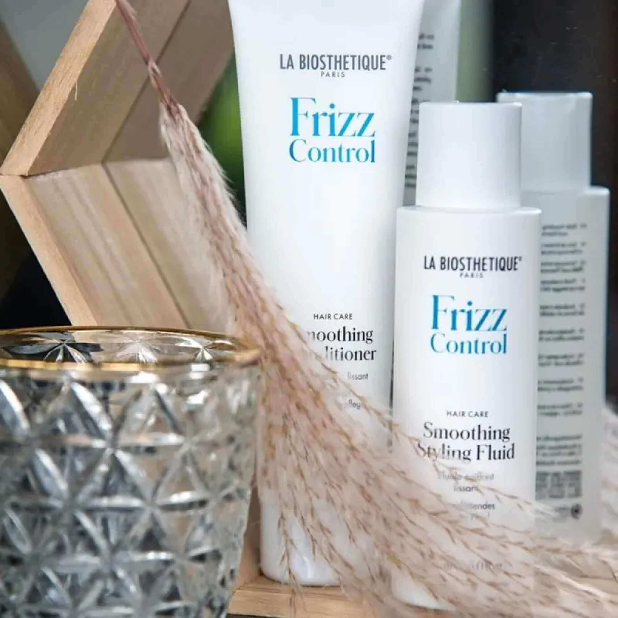 Кондиціонер для відновлення неслухняного волосся La Biosthetique Smoothing Conditioner