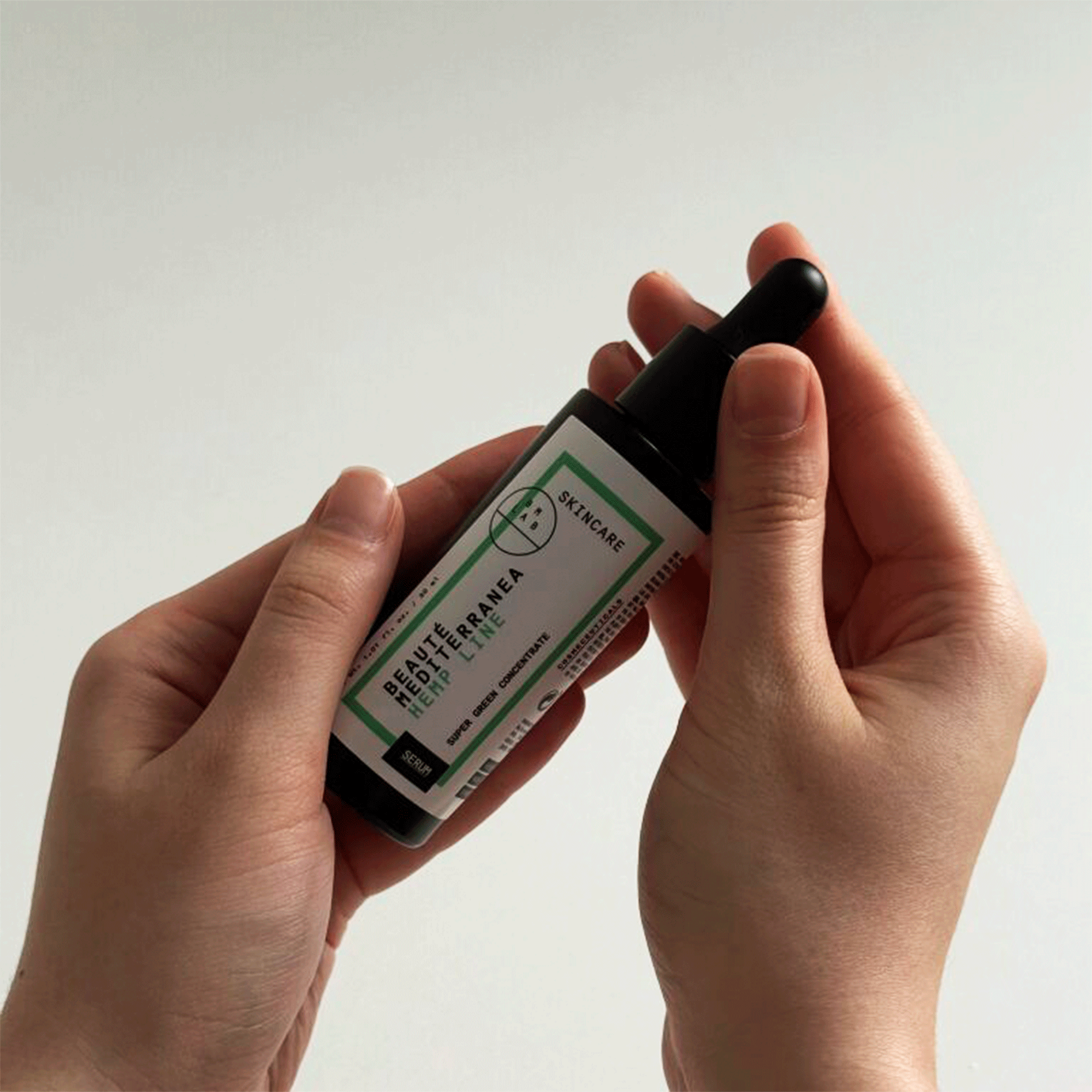 Сироватка-концентрат для обличчя з олією насіння конопель Beaute Mediterranea Hemp Line Super Green Concentrate