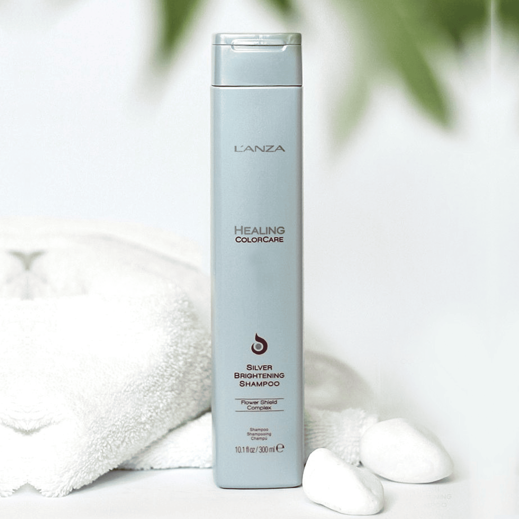 Шампунь для устранения желтизны L’anza Healing ColorCare Silver Brightening Shampoo