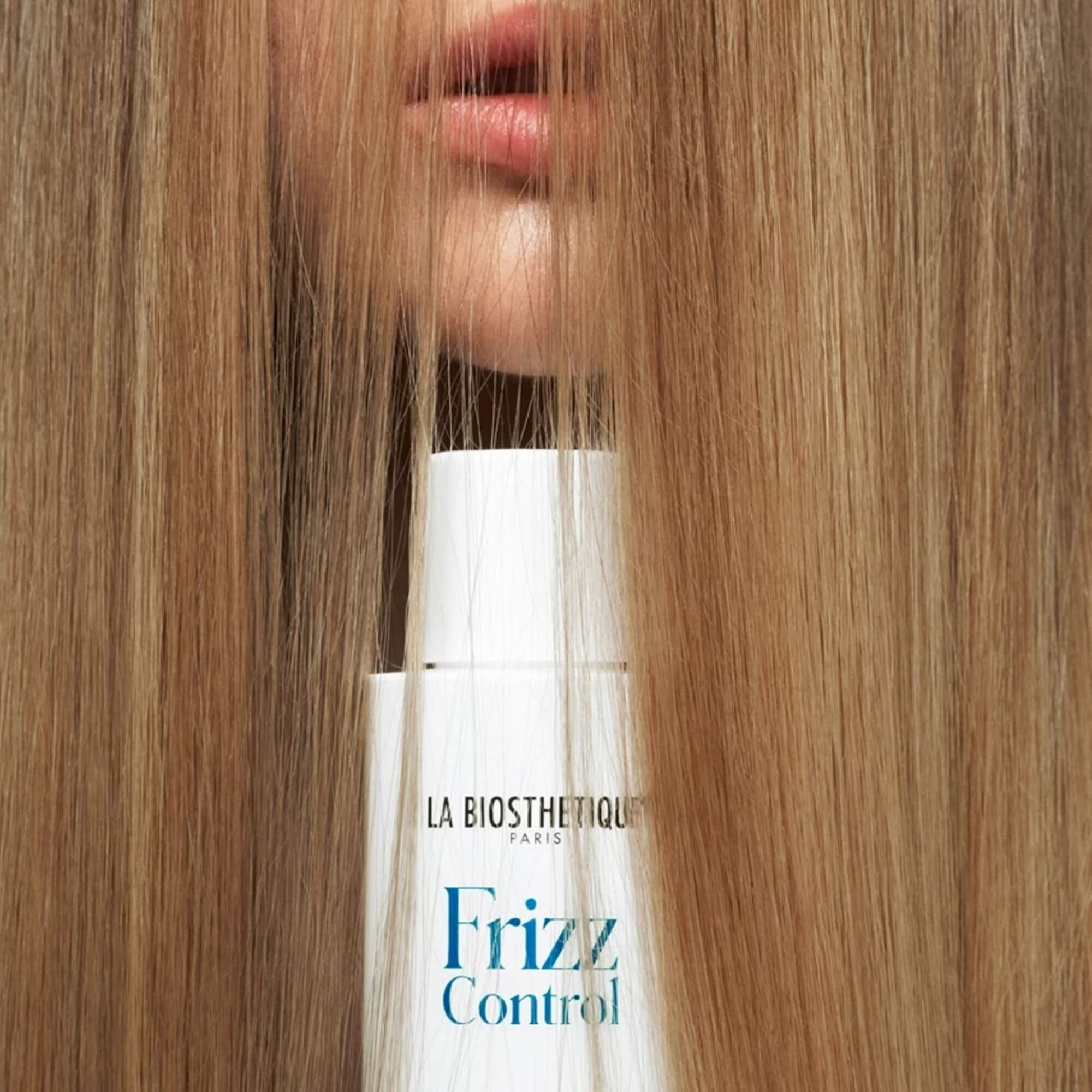Шампунь для неслухняного волосся La Biosthetique Frizz Control Smoothing Shampoo 