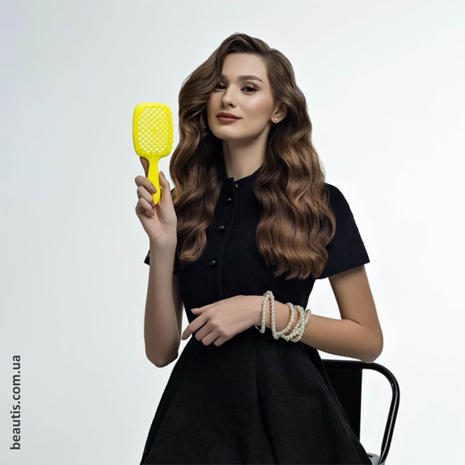 Гребінець жовтий Janeke Superbrush Standart Giallo