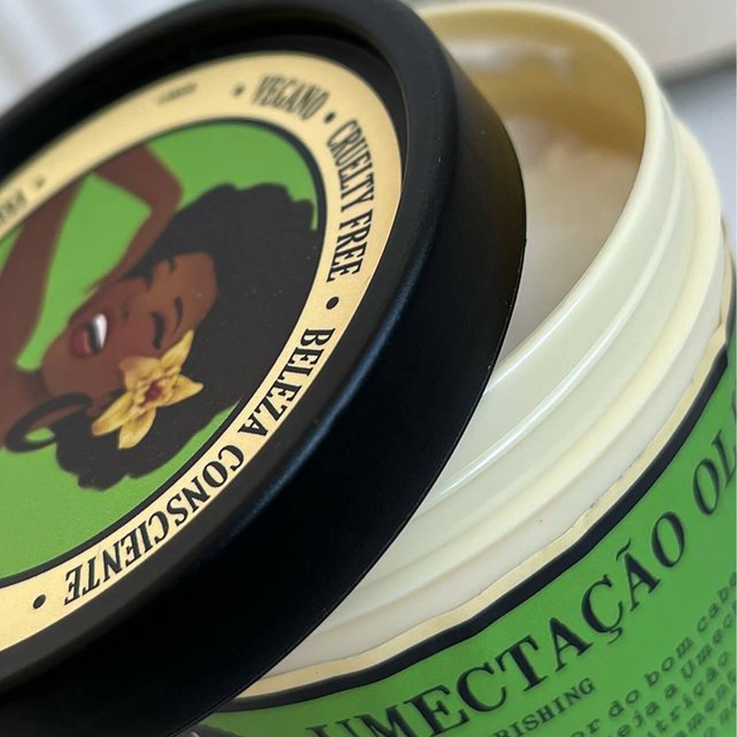 Маска для сухих и поврежденных волос Lola Cosmetics Umectacao Oliva Mask