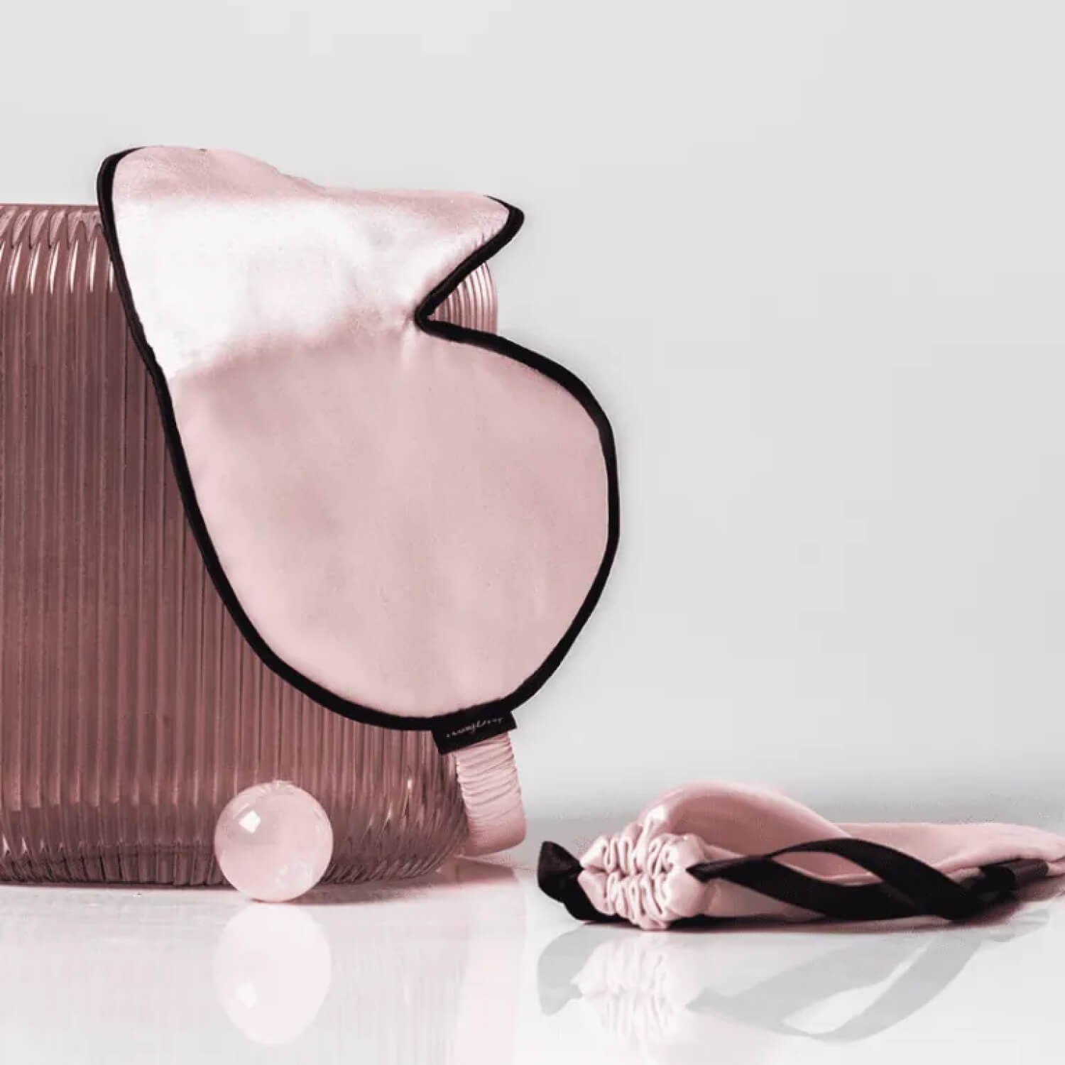 Шелковая маска для сна и мешочек для хранения Rosy Drop Sleep mask