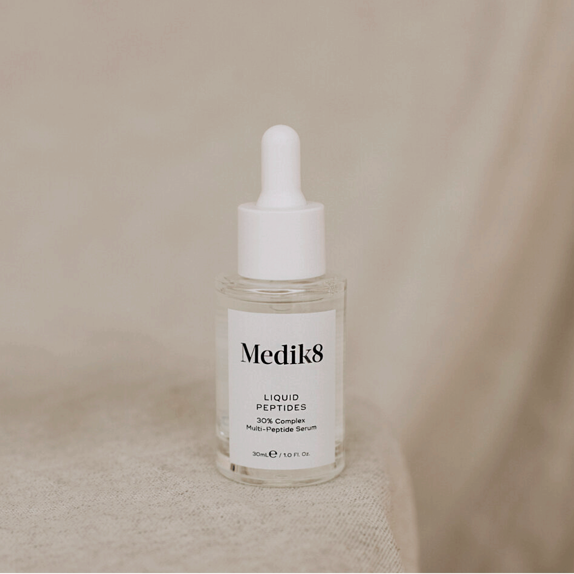 Сироватка з пептидами для обличчя Medik8 Liquid Peptides