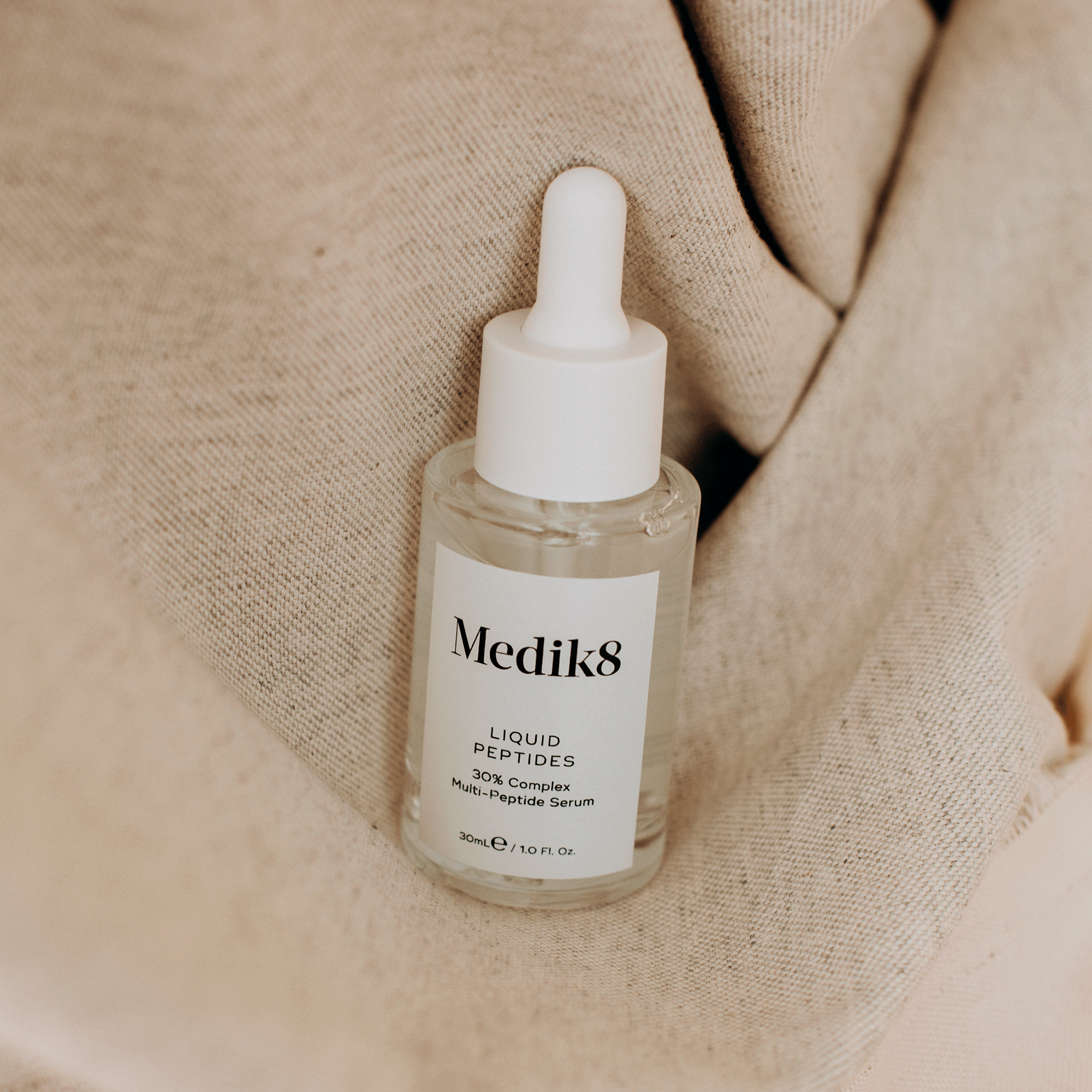 Сироватка з пептидами для обличчя Medik8 Liquid Peptides