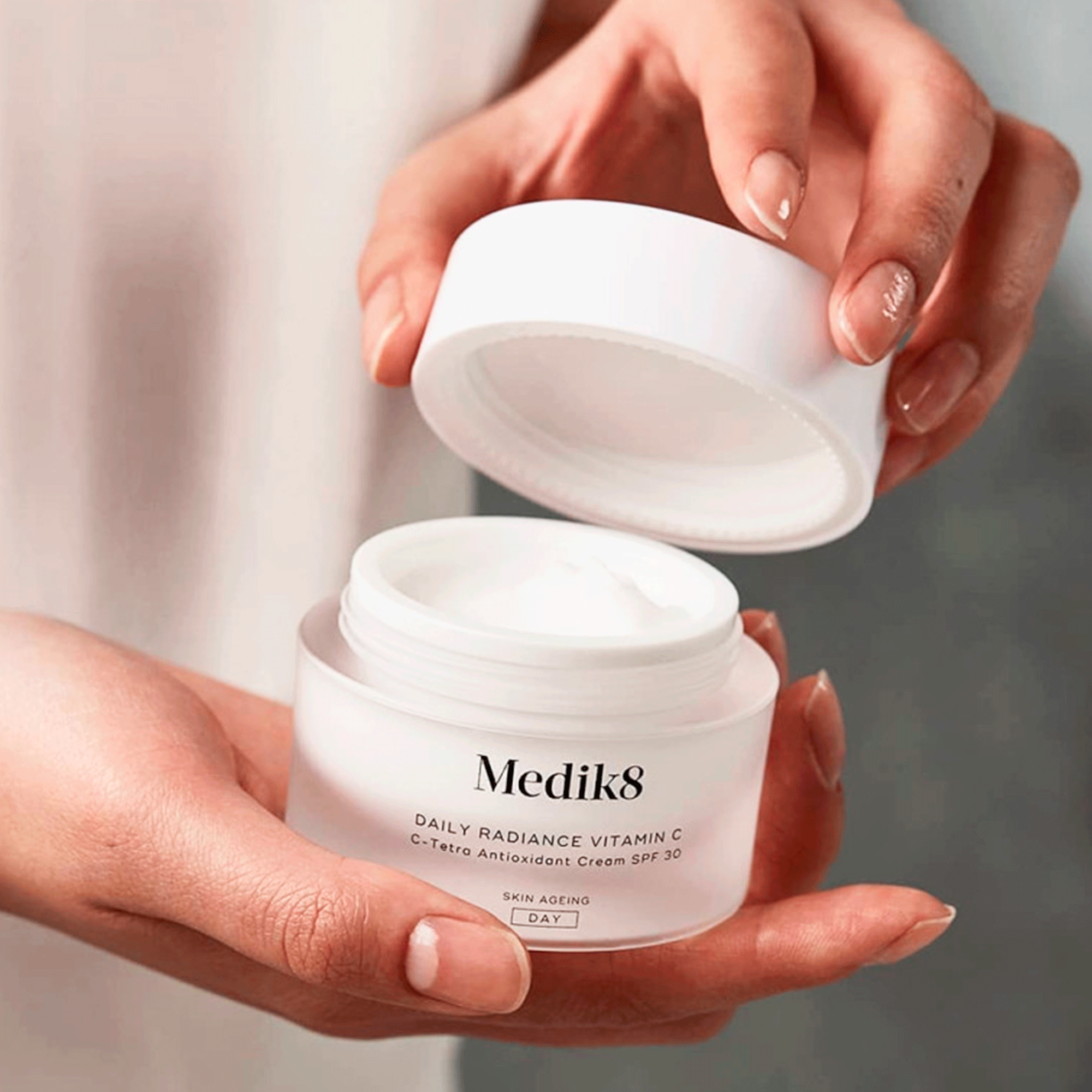 Лимитированный омолаживающий набор Medik8 Rejuvenation Reset Kit