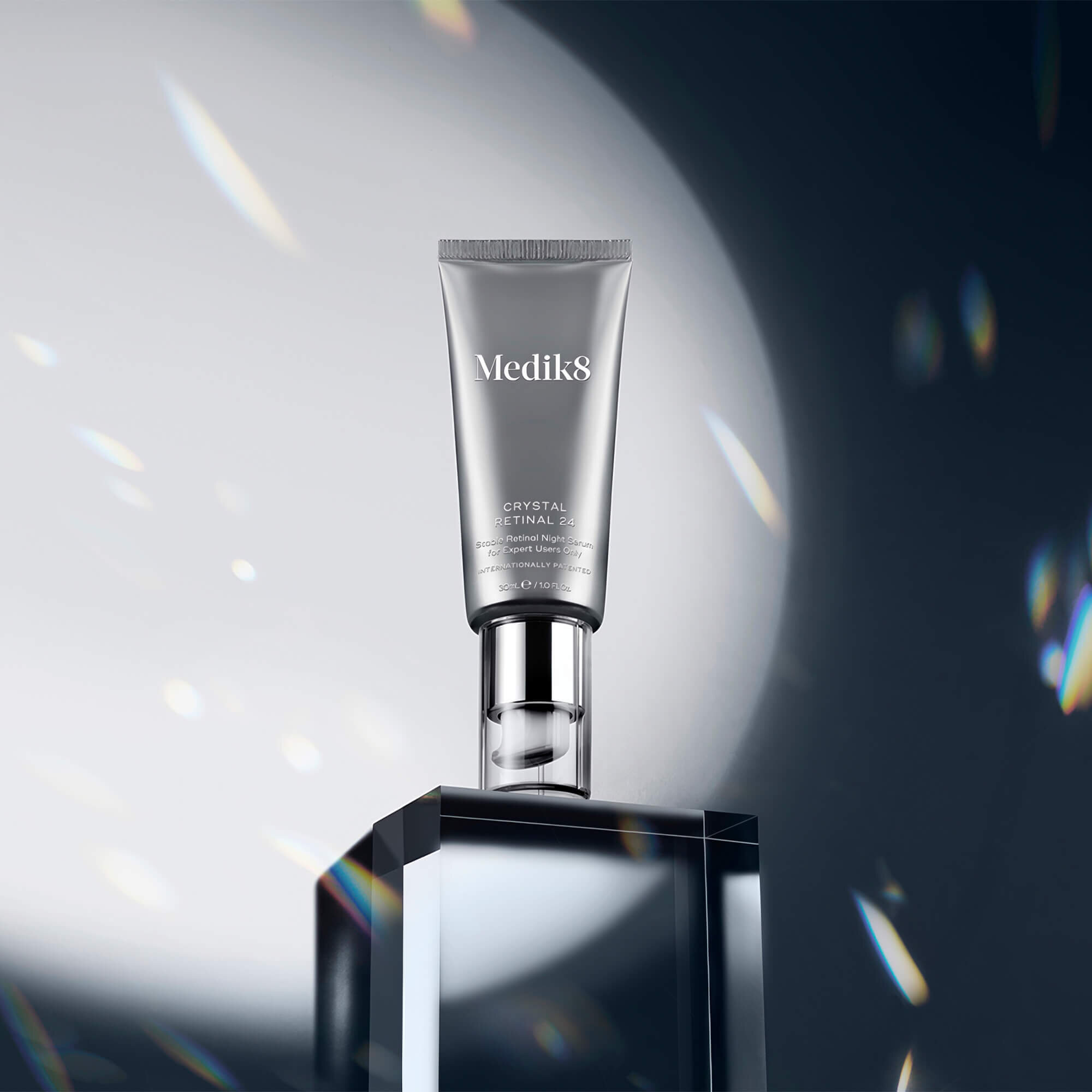 Ночная сыворотка с ретиналем 24 Medik8 Crystal retinal 24