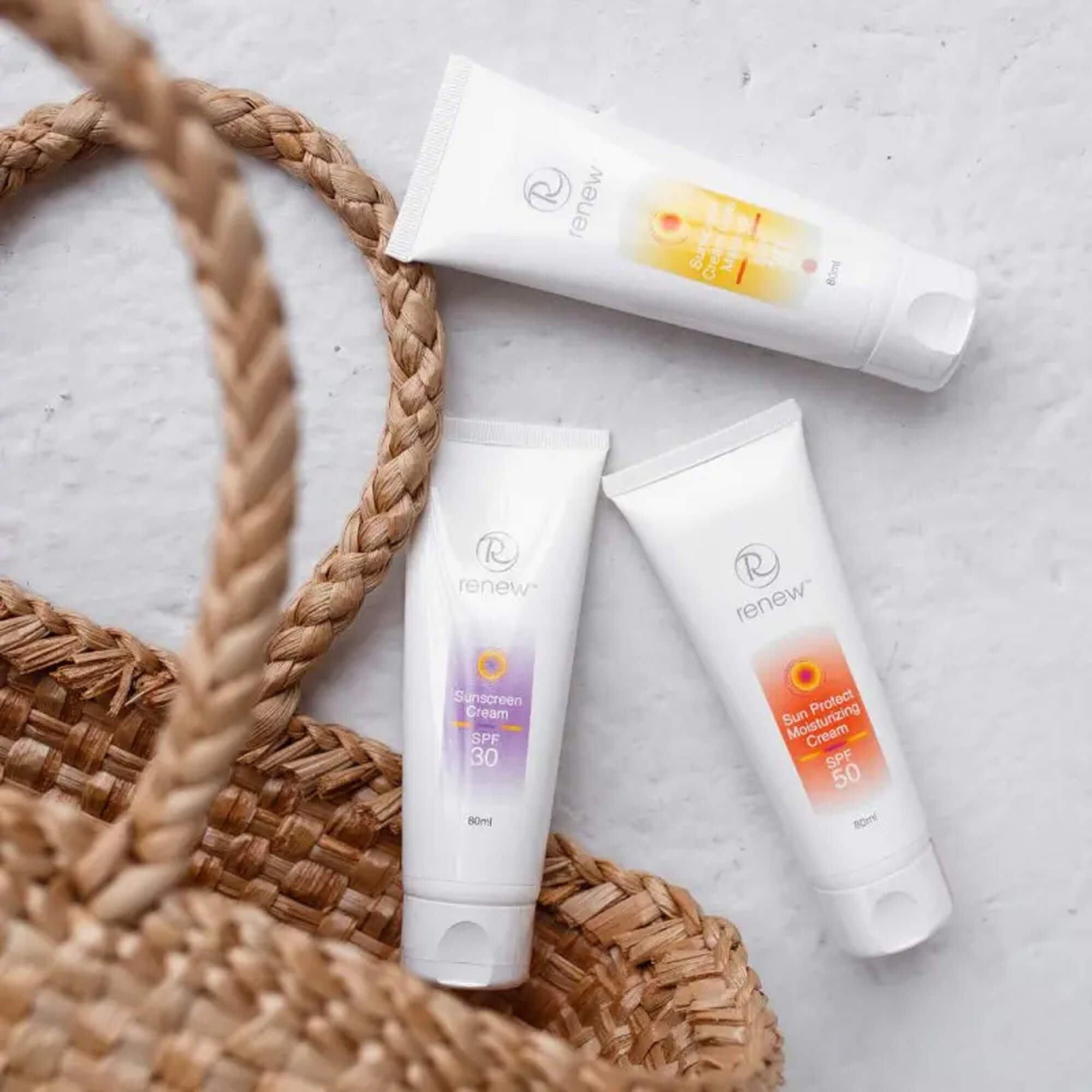 Сонцезахисний крем із захисним фактором SPF-30 Renew Sunscreen Cream SPF-30