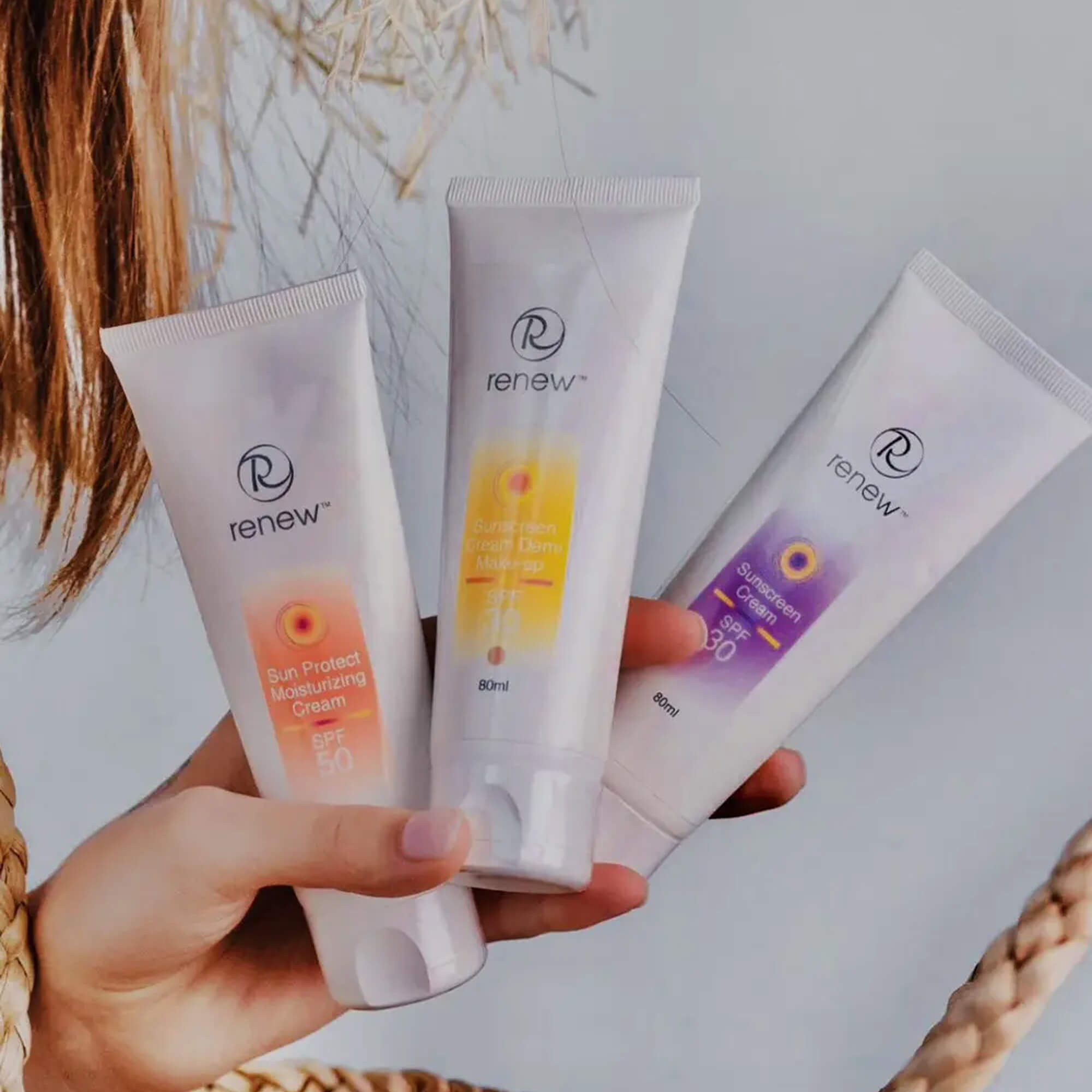 Зволожуючий сонцезахисний крем SPF-50 Renew Sun Protect Moisturizing Cream SPF-50
