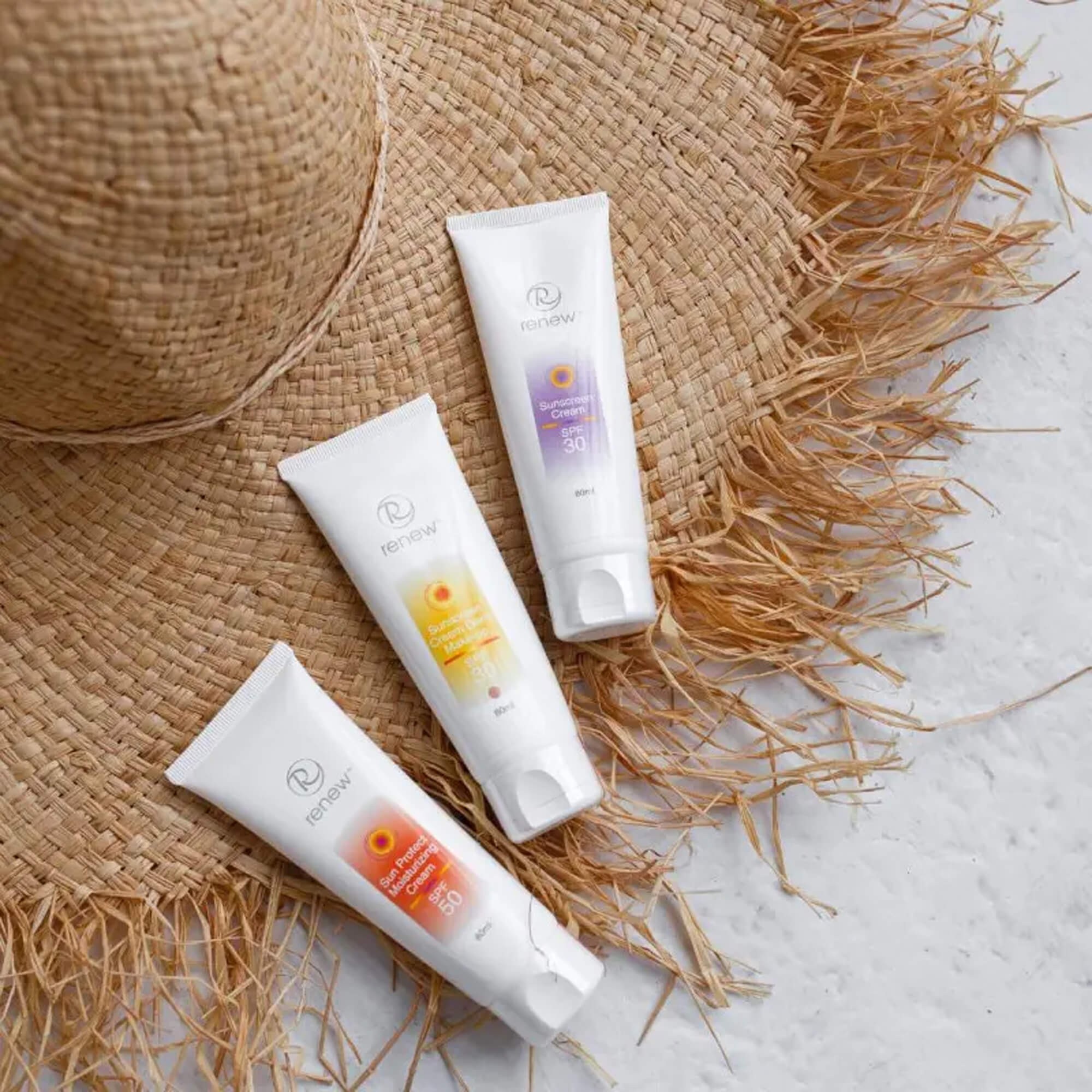 Зволожуючий сонцезахисний крем SPF-50 Renew Sun Protect Moisturizing Cream SPF-50