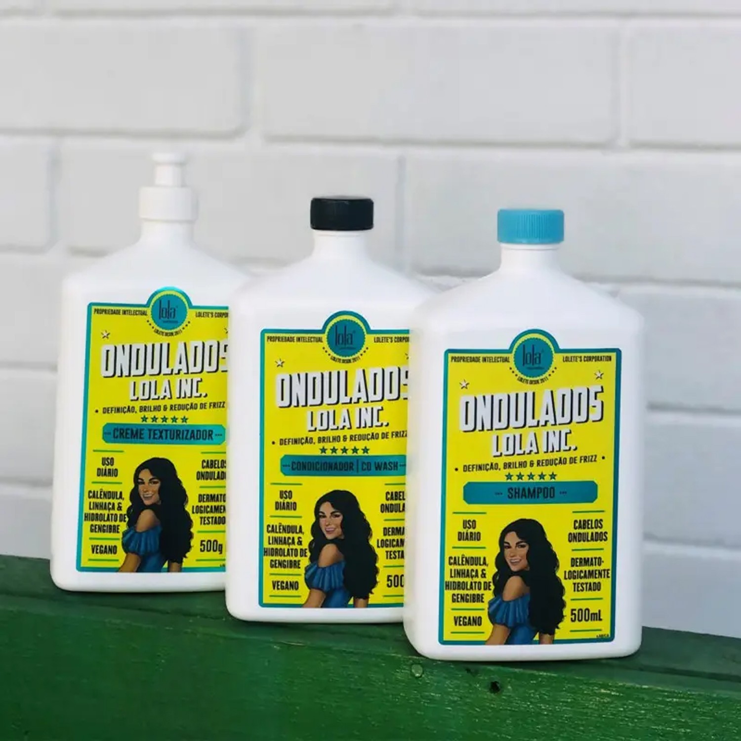 Шампунь для волнистых волос Lola Cosmetics Ondulados Lola INC. Shampoo