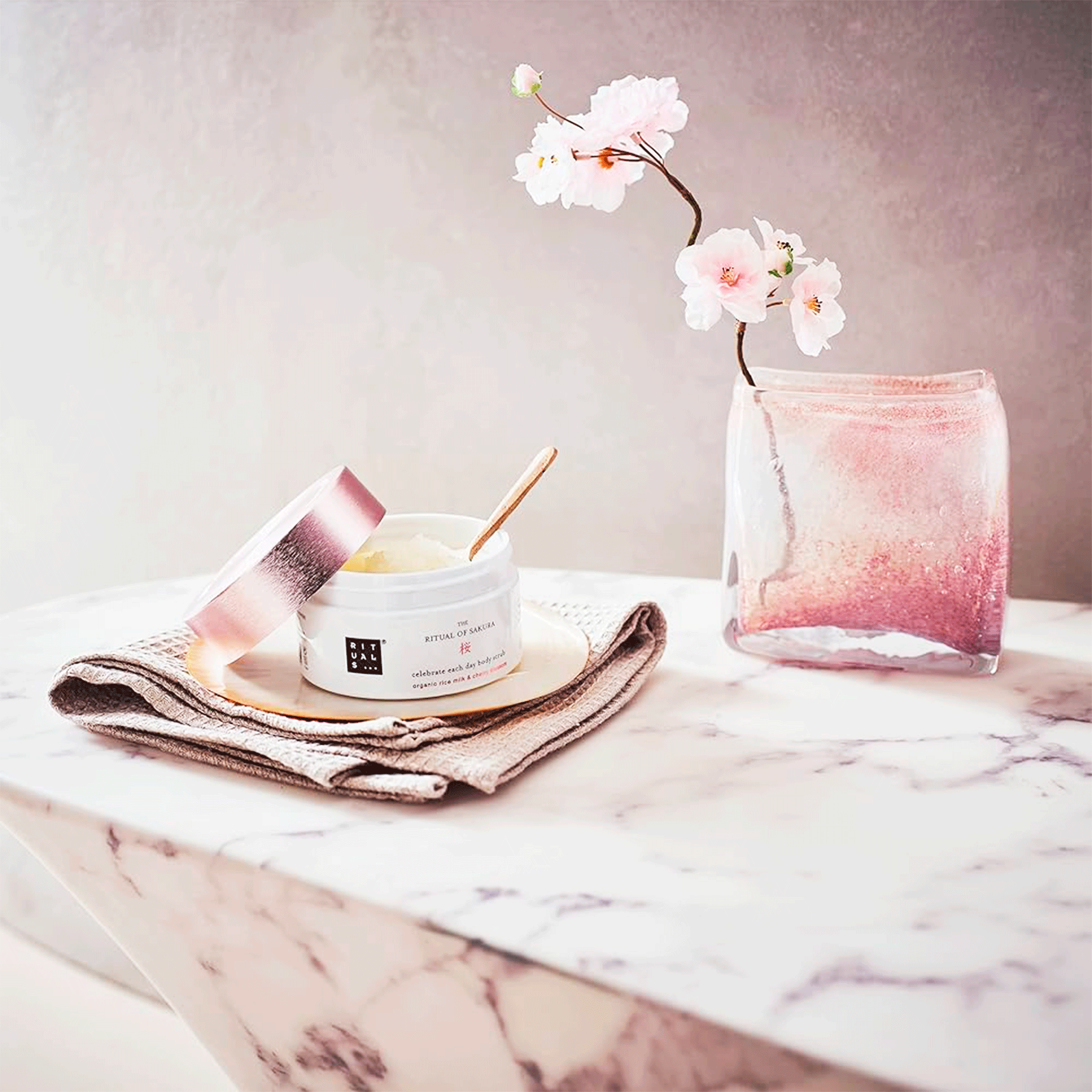 Скраб для тела Rituals The Ritual of Sakura Body Scrub