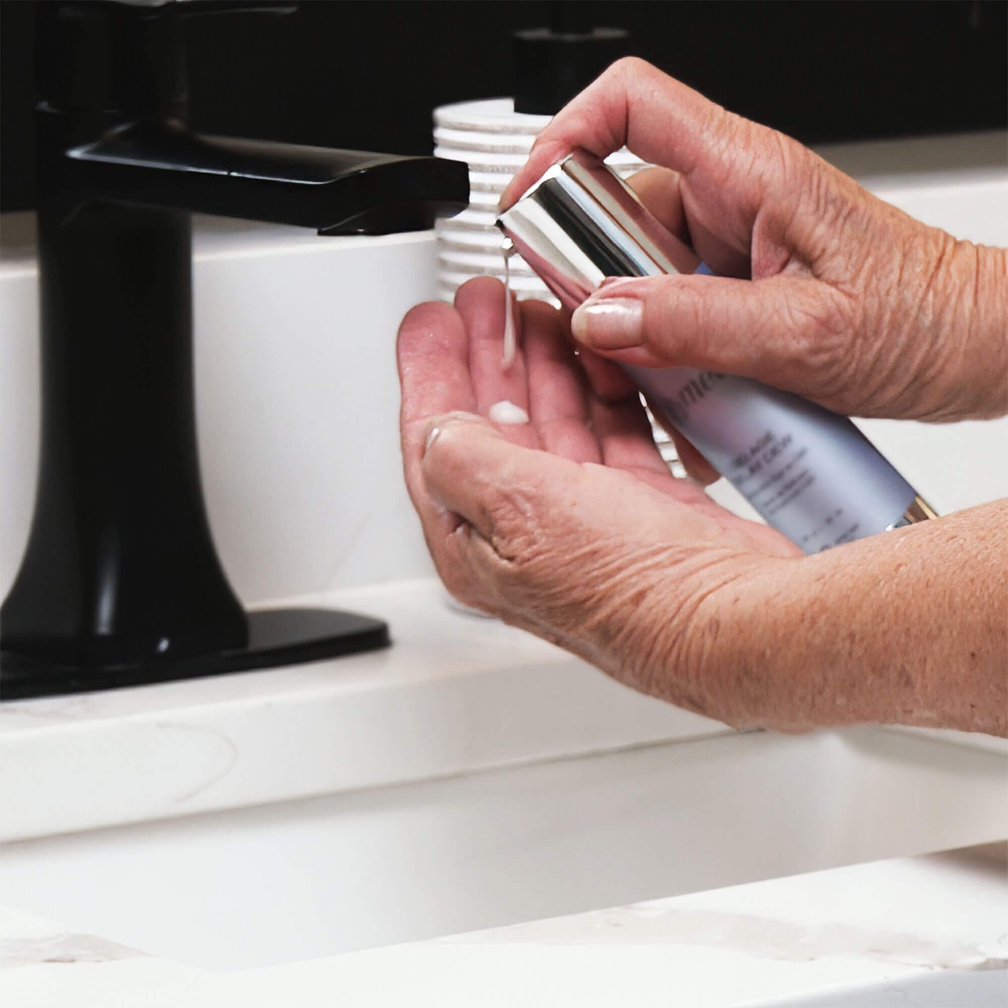 Glymed Plus Cbd Age Delay Dew украина