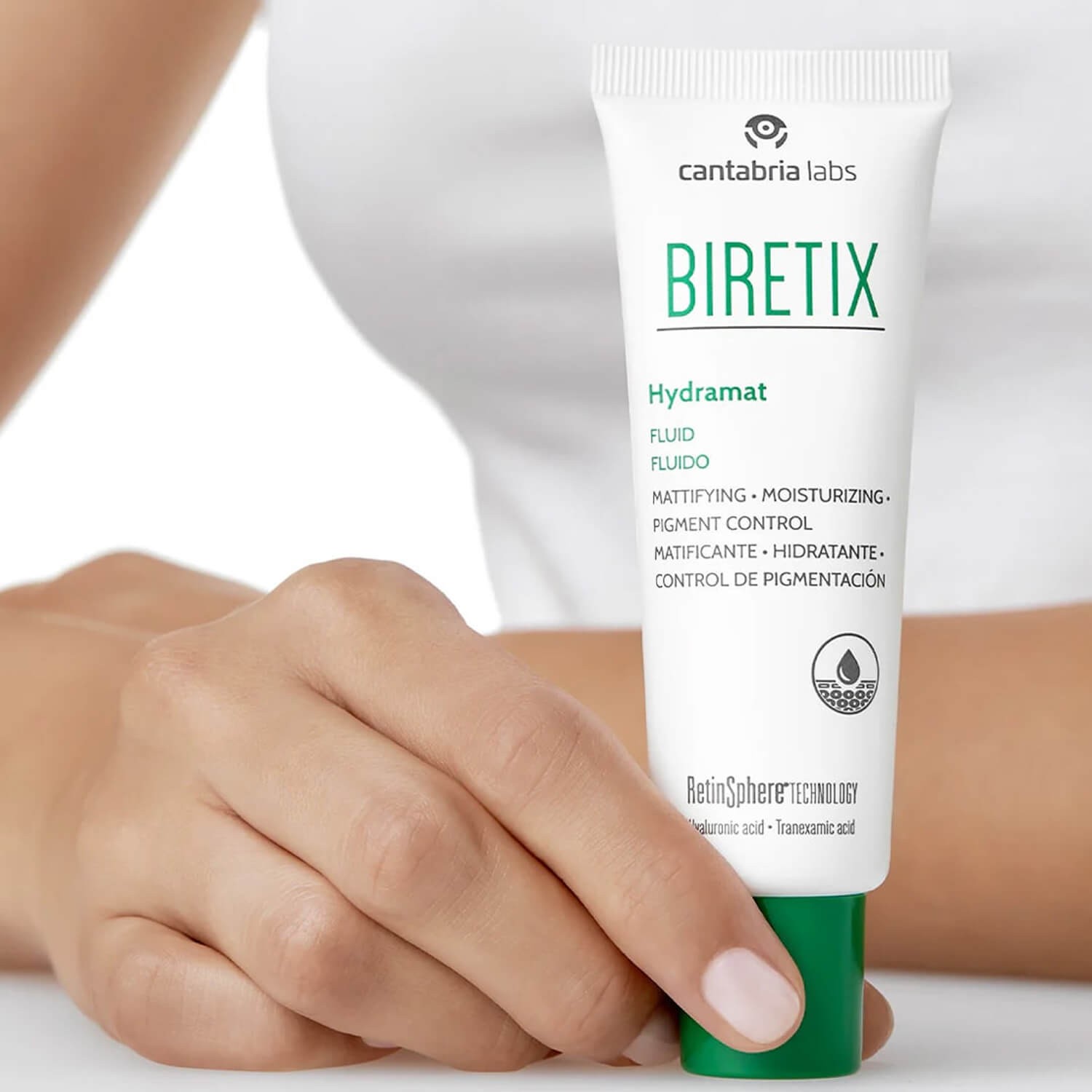 Матуючий, зволожуючий флюїд проти постакне пігментації Cantabria Labs Biretix Hydramat 