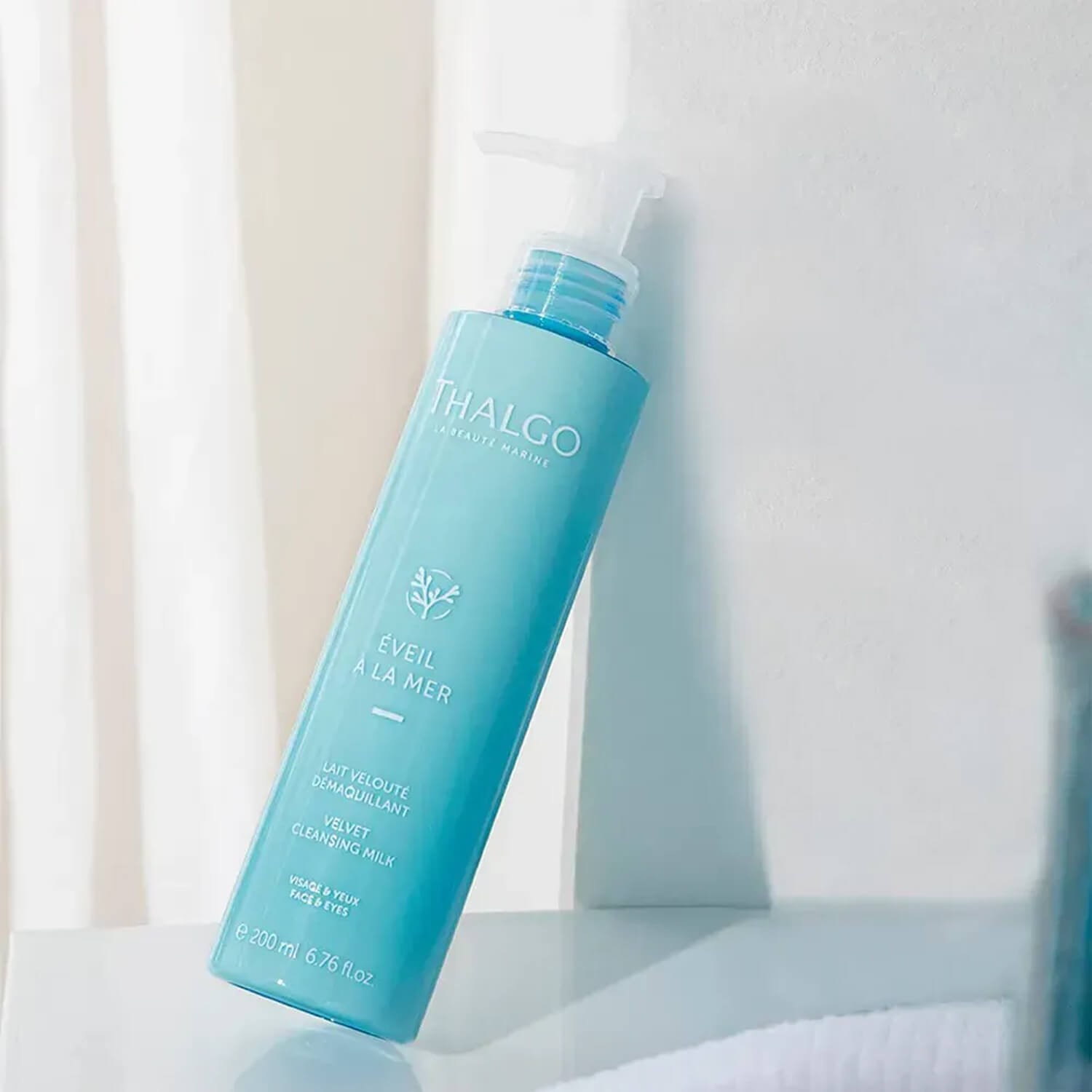 Бархатное очищающее молочко для всех типов кожи Thalgo Velvet Cleansing Milk