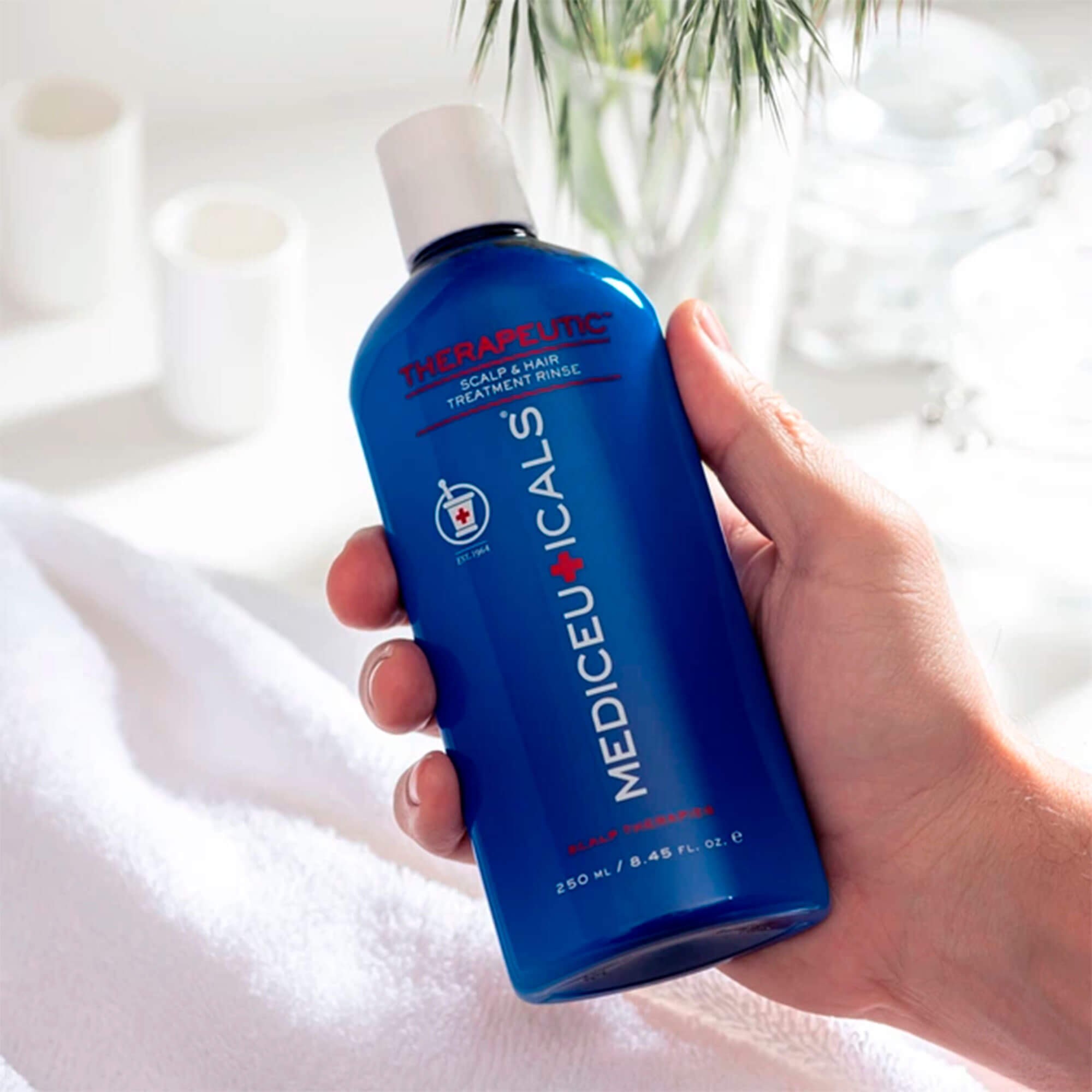 Заспокійливий кондиціонер для волосся та шкіри голови Mediceuticals Therapeutic Conditioner