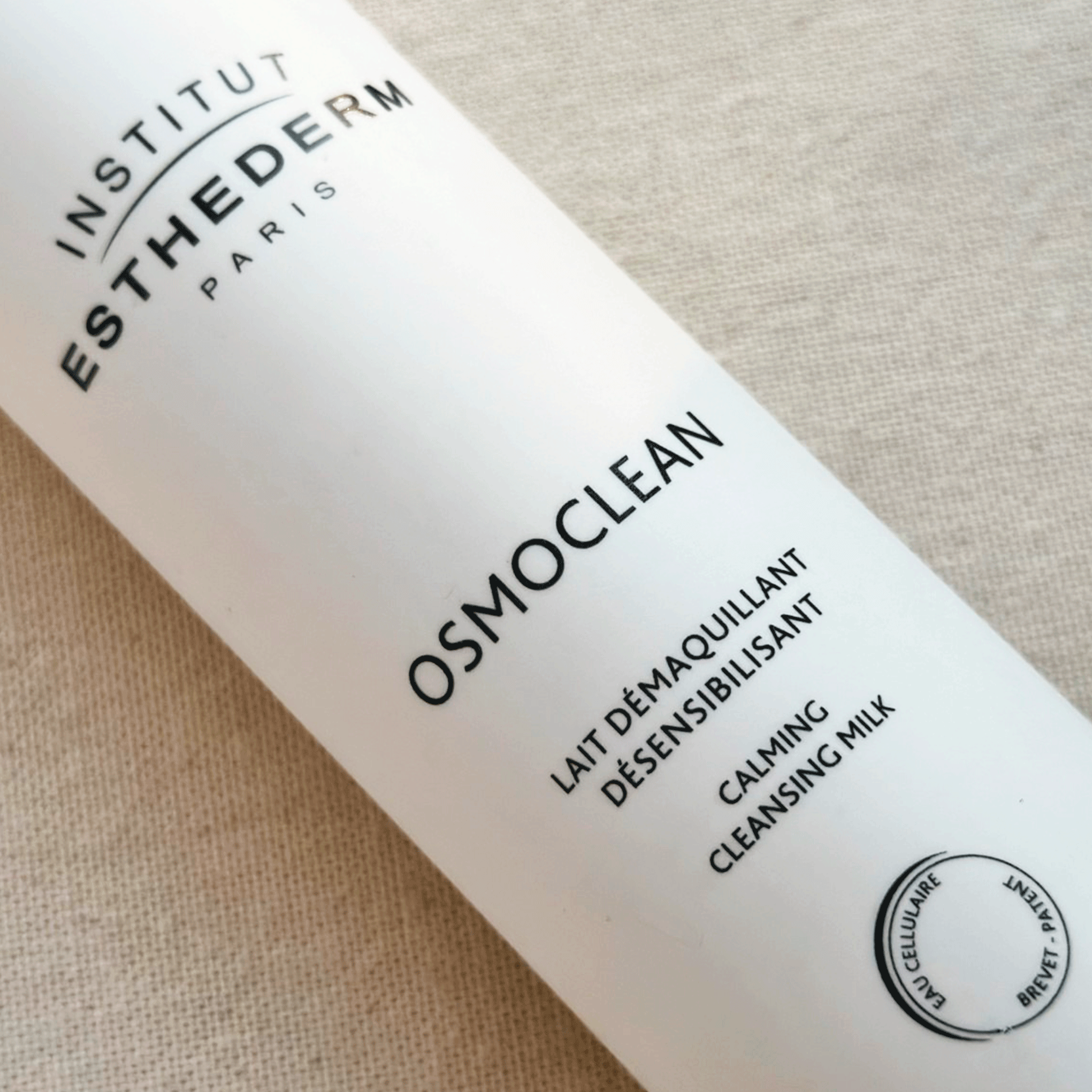 Зволожуюче заспокійливе молочко для зняття макіяжу Institut Esthederm Osmoclean Calming Rehydration Cleansing Milk