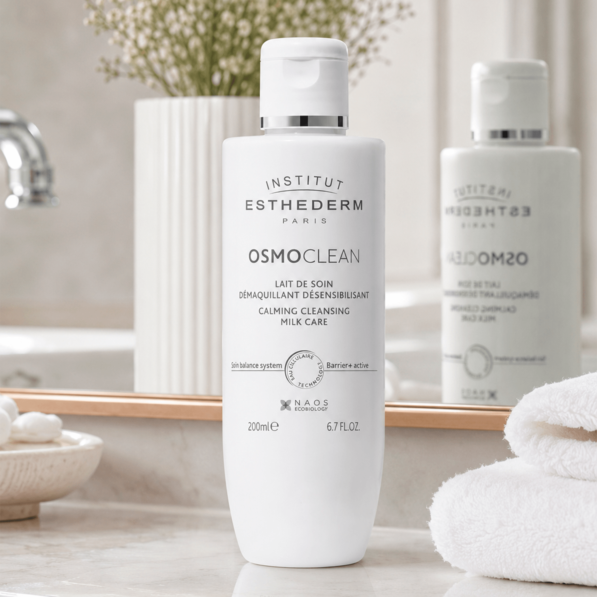 Зволожуюче заспокійливе молочко для зняття макіяжу Institut Esthederm Osmoclean Calming Rehydration Cleansing Milk