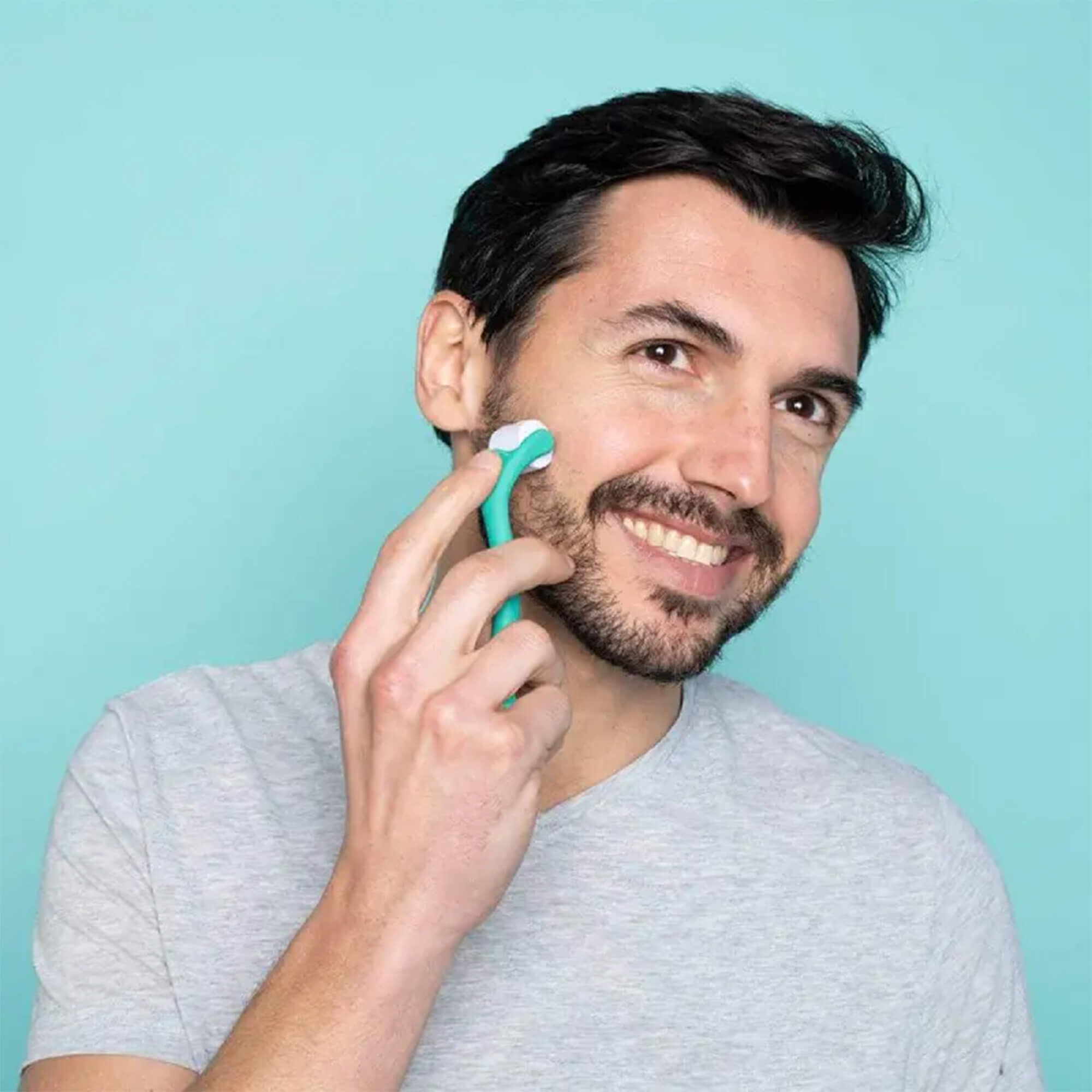 Роллер для стимулирования роста бороды Neofollics Beard Growth Enhancing Roller