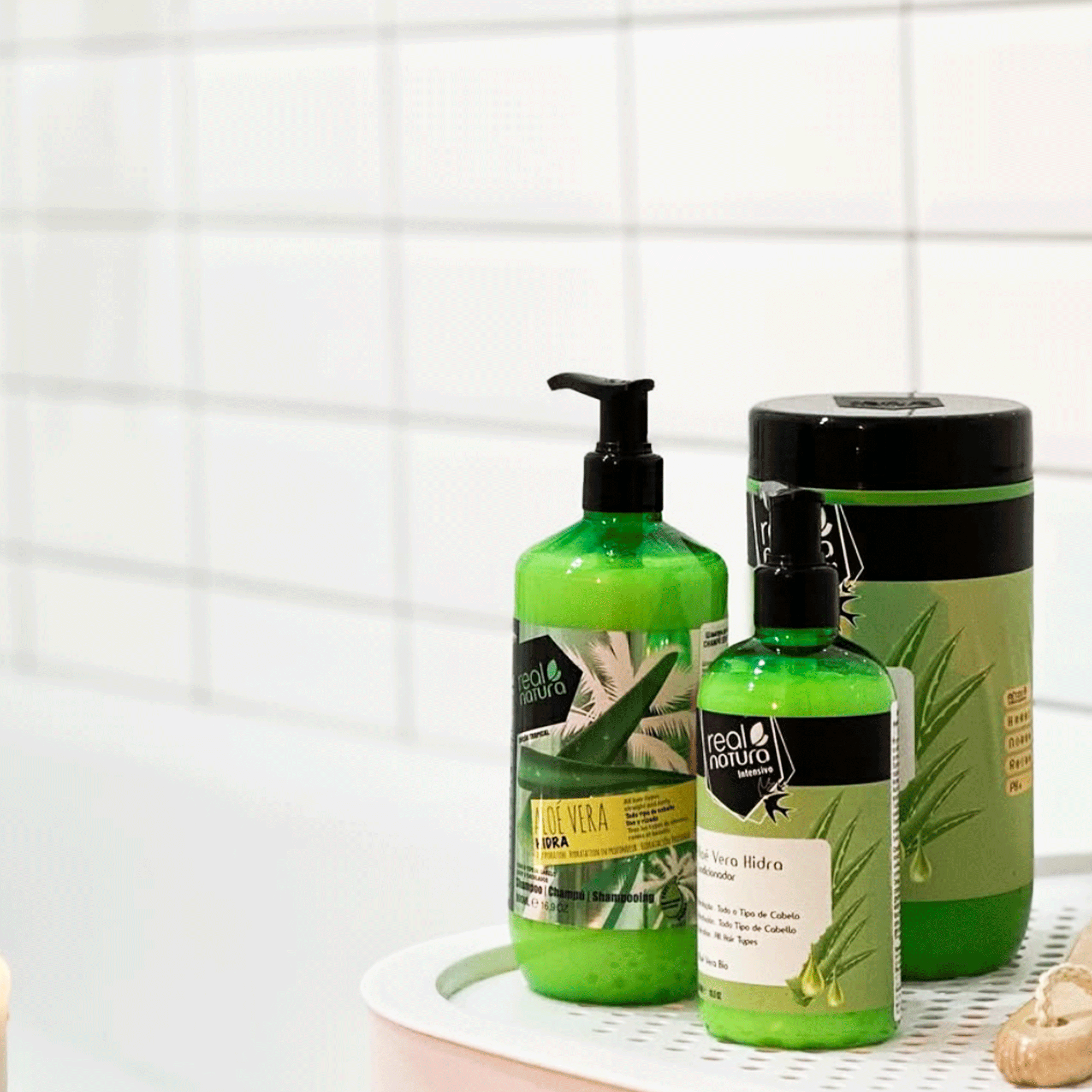 Шампунь зволожуючий Real Natura Sem Sal Aloé Vera Hidra Shampoo