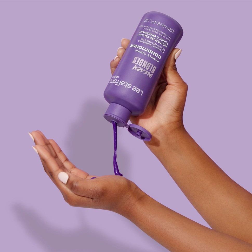 Тонуючий фіолетовий кондиціонер для освітленого волосся Lee Stafford Bleach Blondes Purple Toning Conditioner